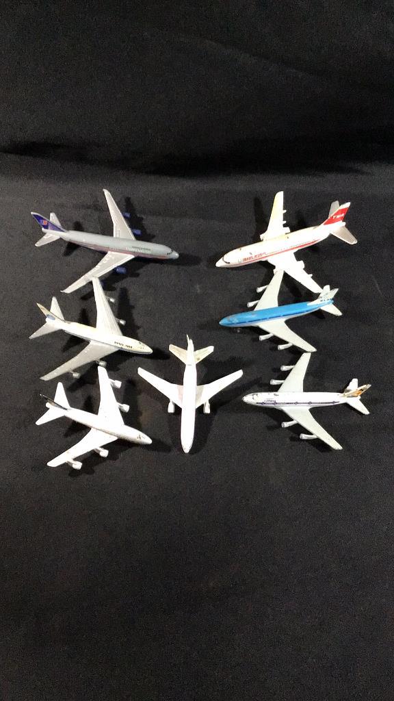 7 Metal Collectible Airlines Planes .: .