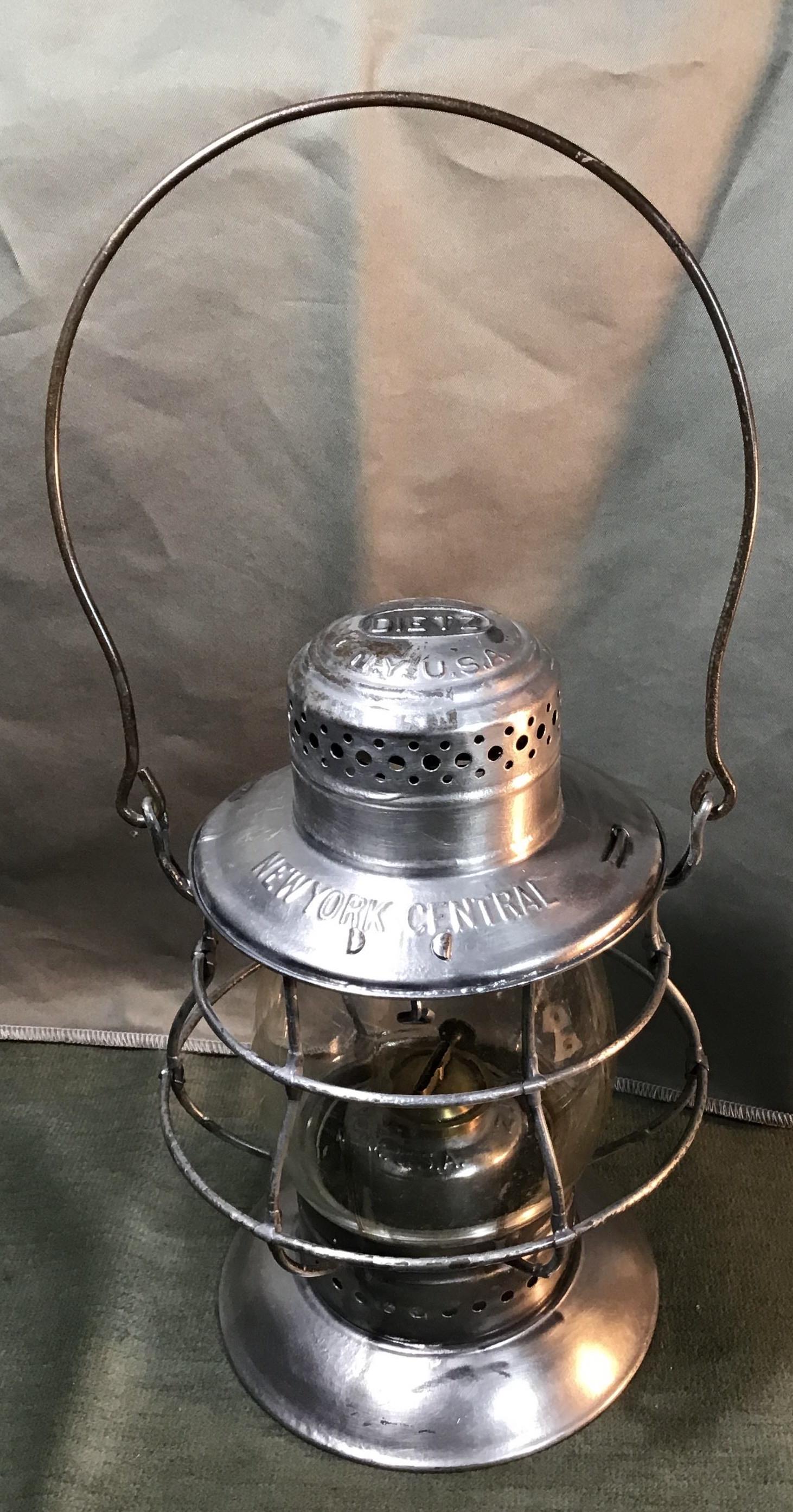 Vintage New York Central Railroad Dietz Lantern . (1 of 6)