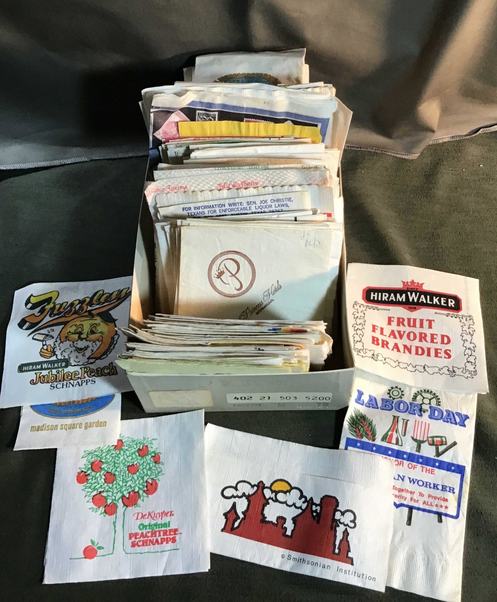 Vintage Napkin Collection You do not know what you find in this collection: You do not know what you find in this collection