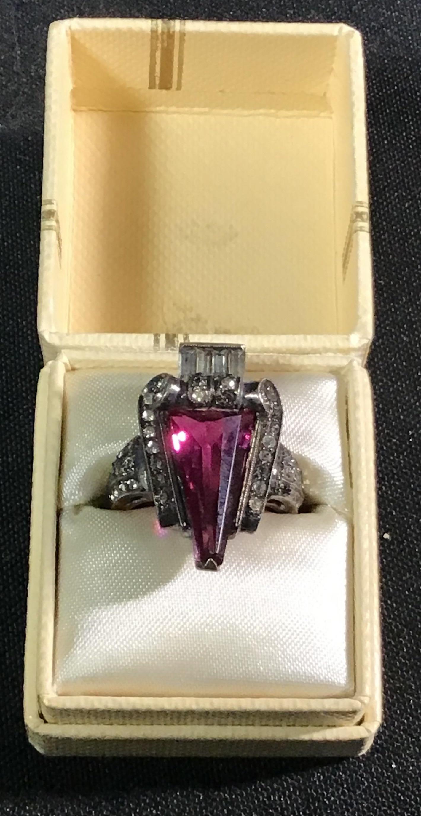 Art Deco Ring Size  in Original Box . (1 of 4)