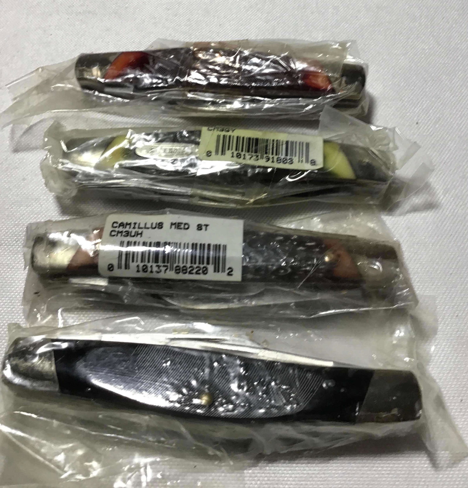 Camillus Pocket Knives (4) Assorted colors - Brand New! (1 of 2)