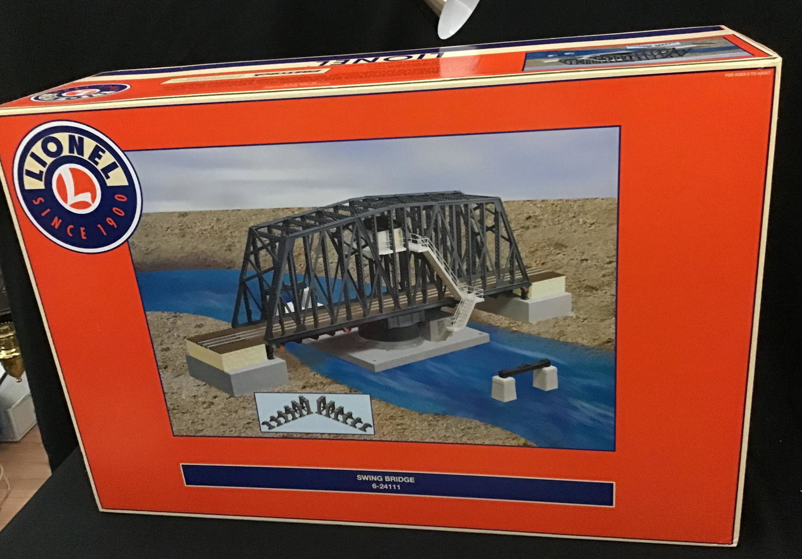 Lionel Swing Bridge Set O Gauge 6-24111 New in sealed box (1 of 4)