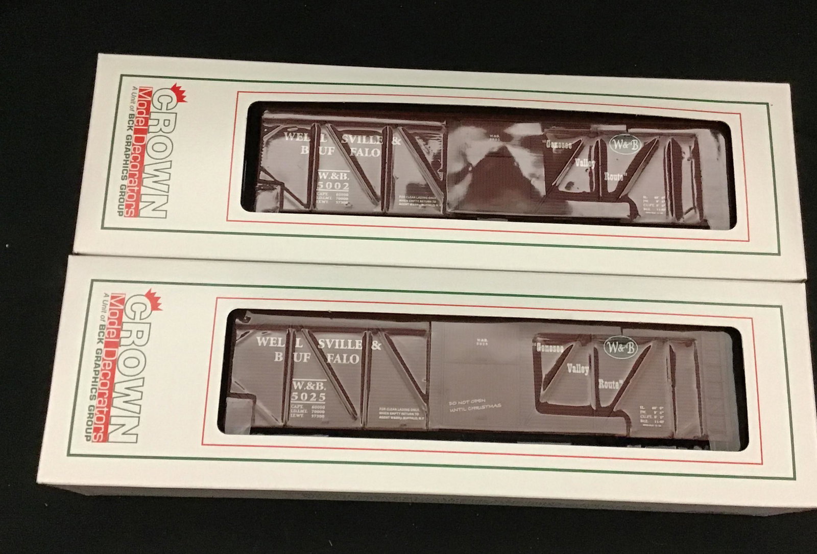 Crown Model Decorators O Scale Box Car Lot of 2 Wellsville & Buffalo Railroad  5002 5025 New in Box (1 of 3)