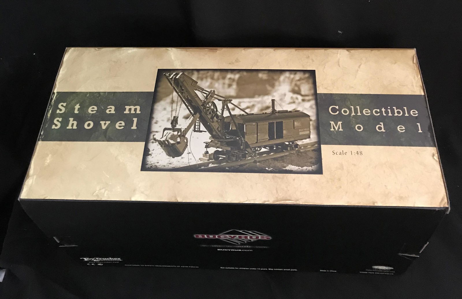 Bucyrus Roy Trucker & Contractor 1:48 Steam Shovel Collectible Model (1 of 2)