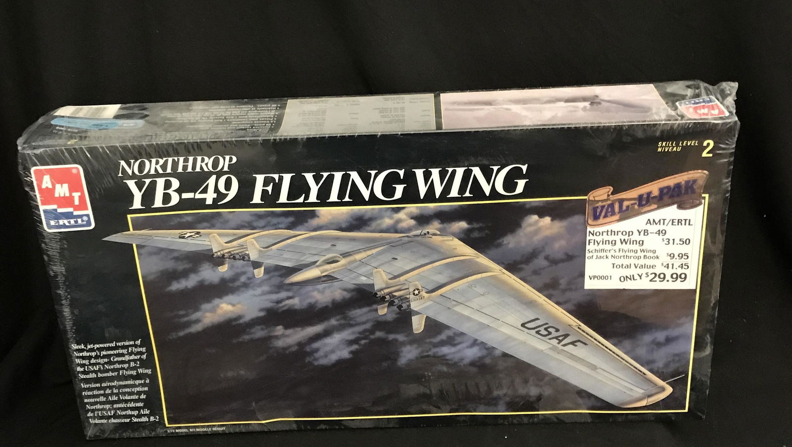 AMT ERTL Northrop YB-49 Flying Wing 1:72 Model Kit: Kit
