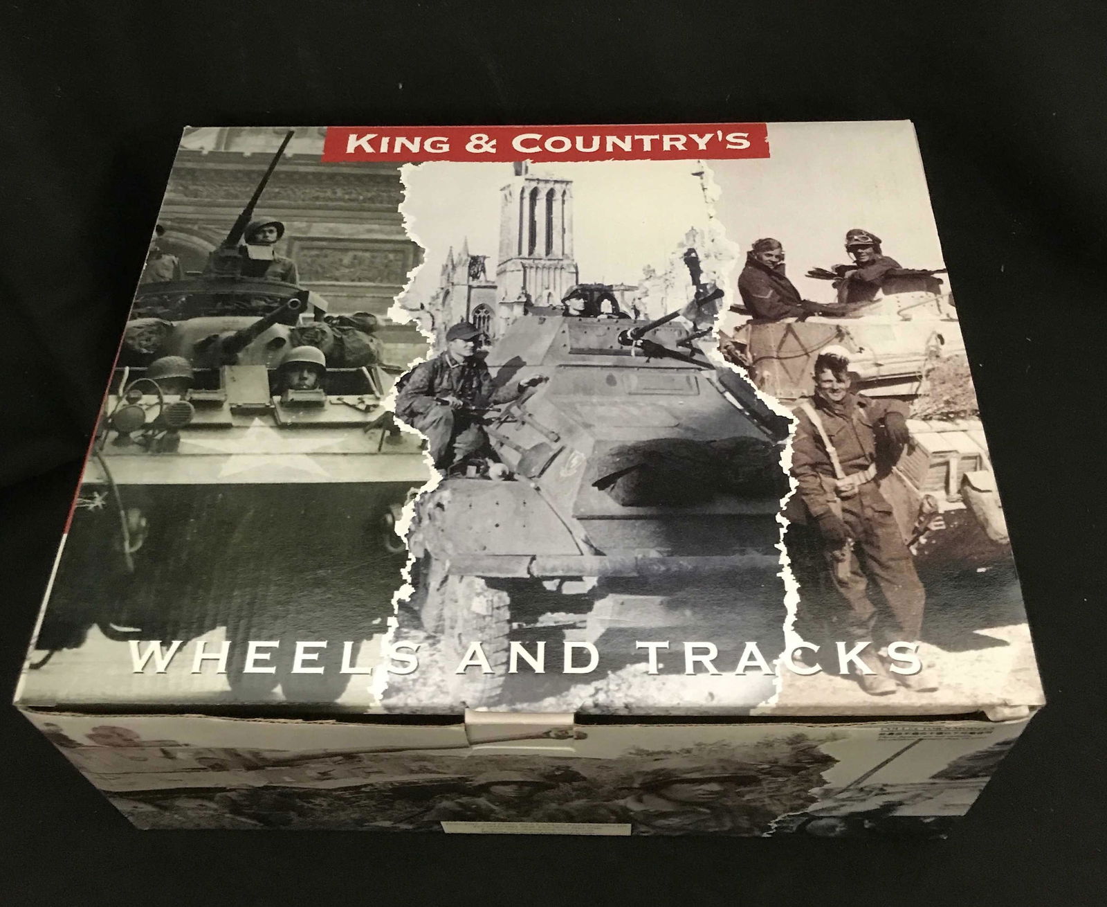 King & Country WS103 88mm Flak 18 Half Track . (1 of 3)