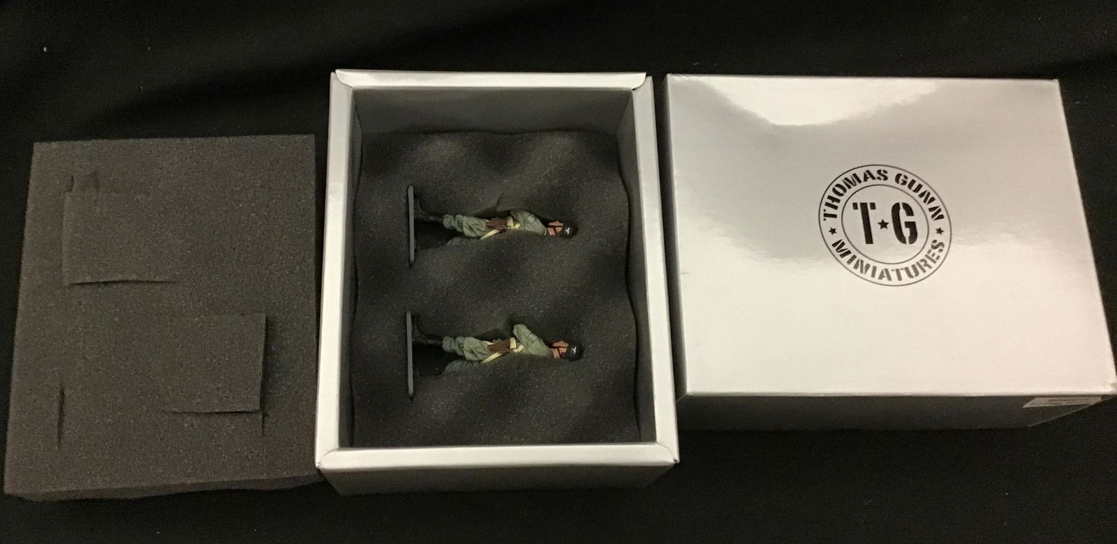 Thomas Gunn Miniatures BER001E FJ Flag Bearer . (1 of 4)