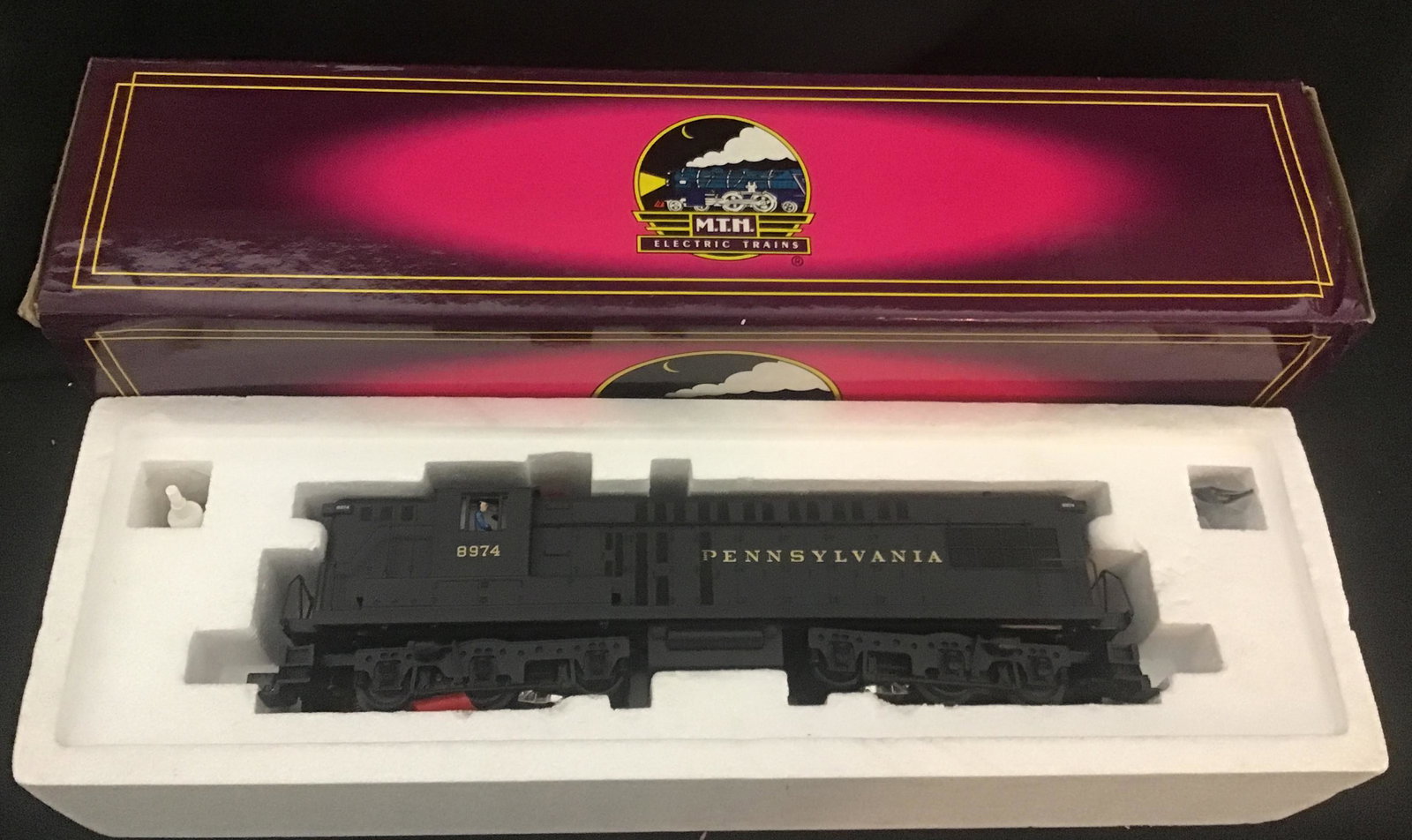 MTH Electric Trains Baldwin AS-616 Diesel Pennsylvania Railroad Locomotive 8974 MT-2133LP Open Box: Pennsylvania Railroad Locomotive 8974 MT-2133LP Open Box
