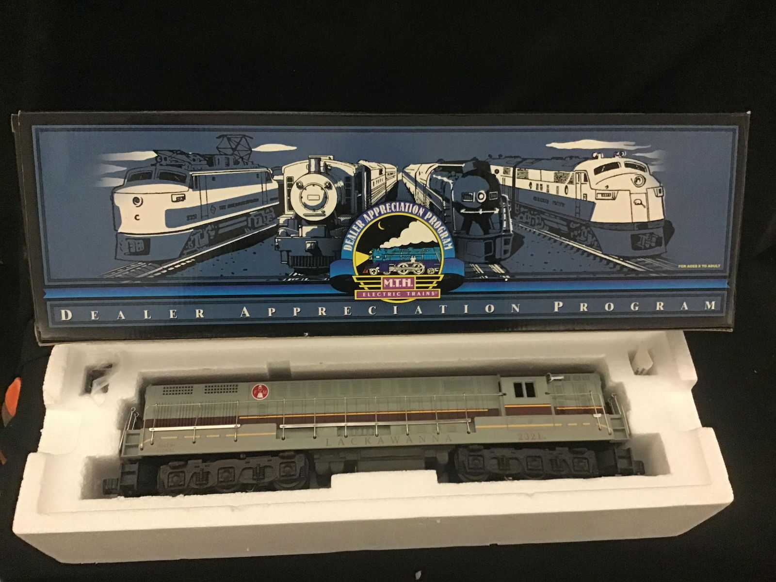 MTH Electric Trains FM Trainmaster Diesel Engine Lackawanna Locomotive 2321 20-8001d Open Box (1 of 4)
