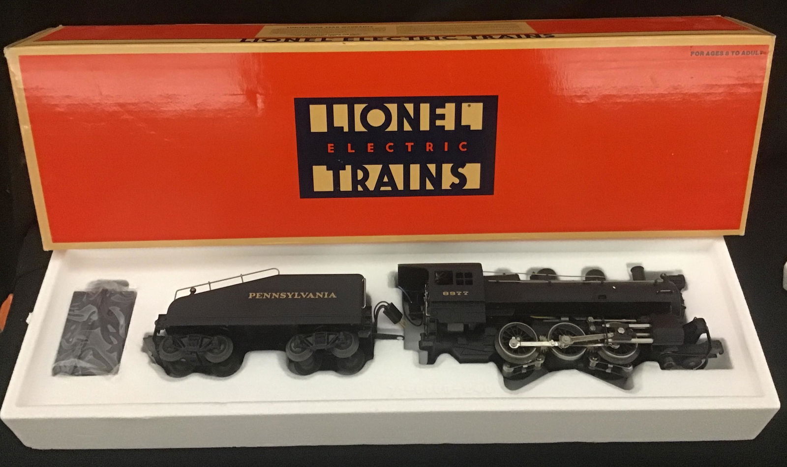 Lionel O Scale Pennsylvania Railroad 0-6-0 B6 Switcher Locomotive and Tender 8977 6-18000 Open Box (1 of 4)