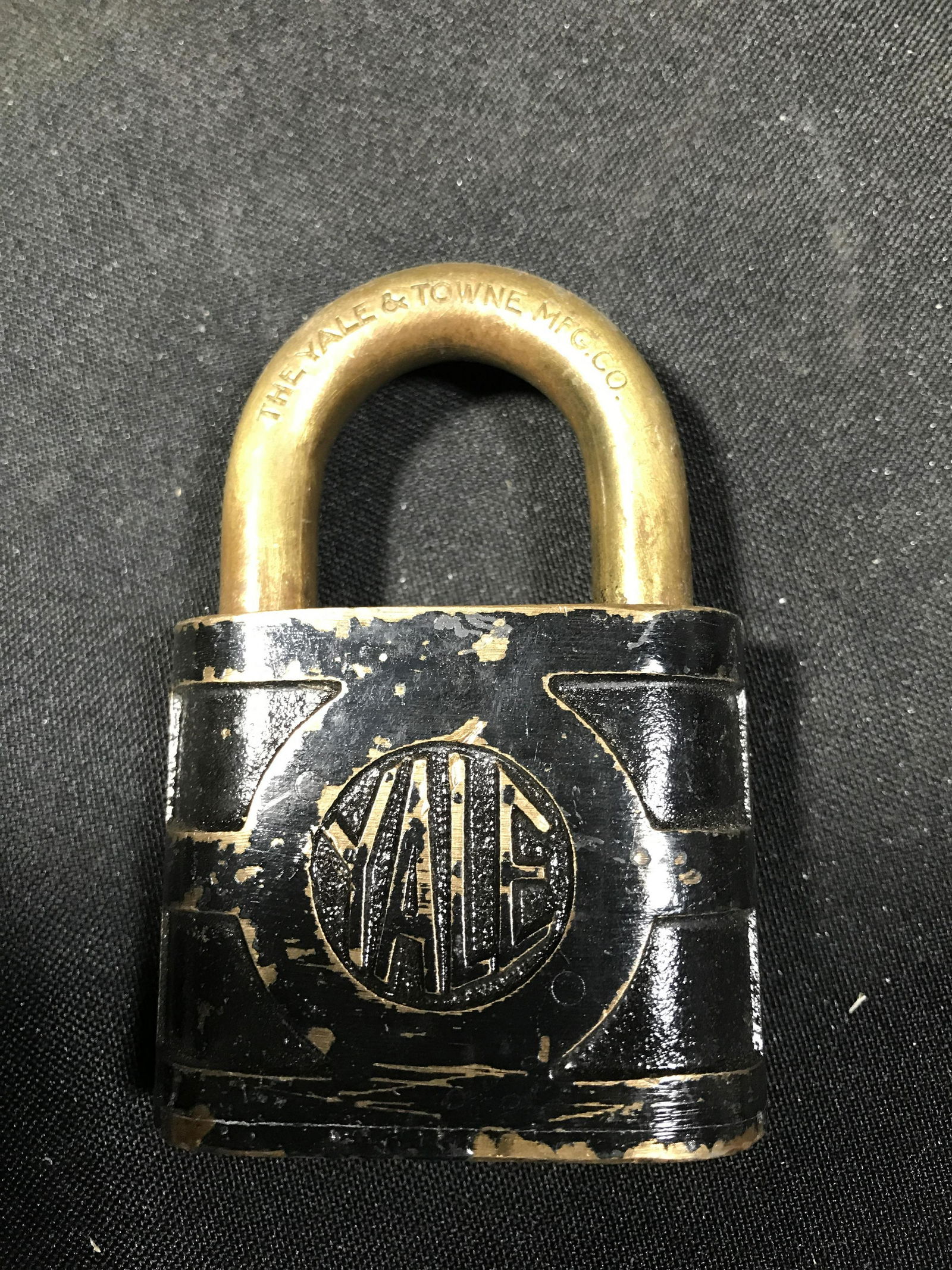 The Yale & Towne Mfg Co Padlock . (1 of 4)