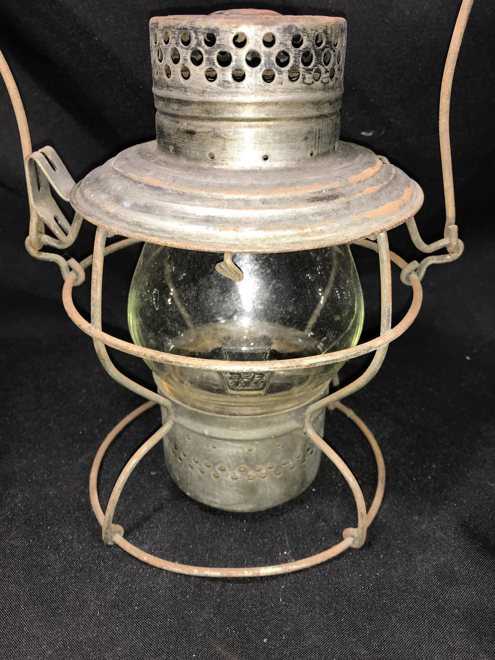Handlan STL Lantern w/ clear shade Handlan St Louis Railroad Lantern (1 of 5)