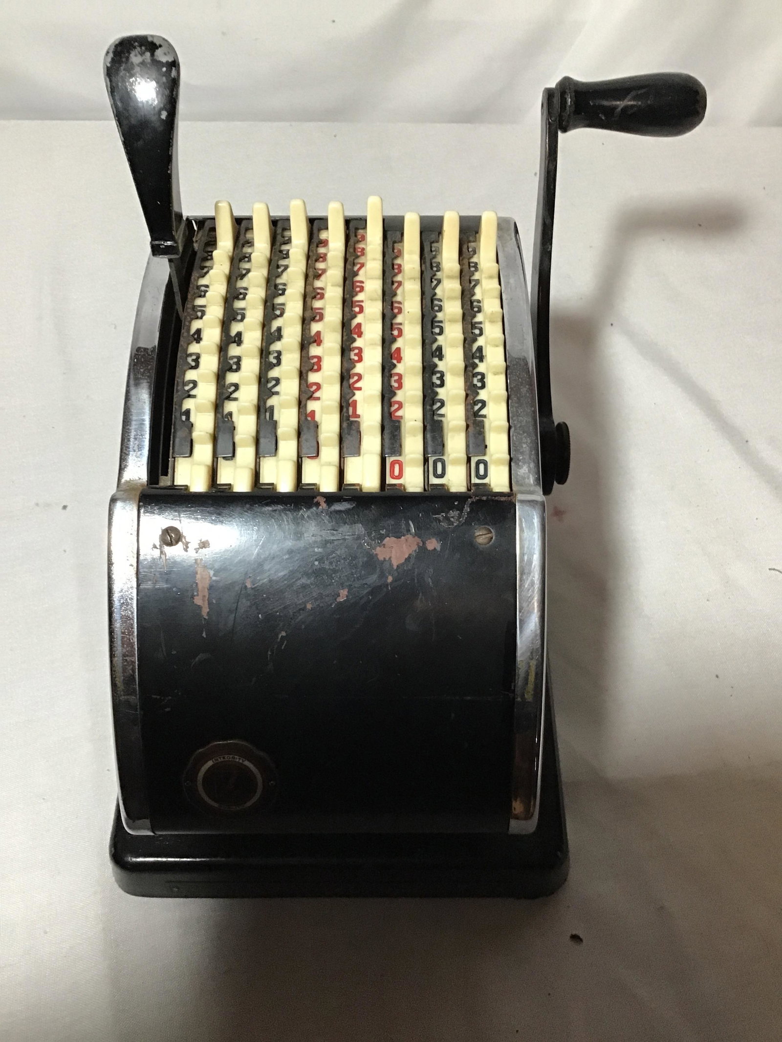 Vintage check writing machine (1 of 4)