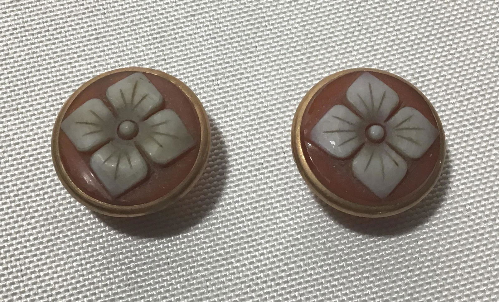 Victorian gold filled cufflinks with hand carved (1 of 3)