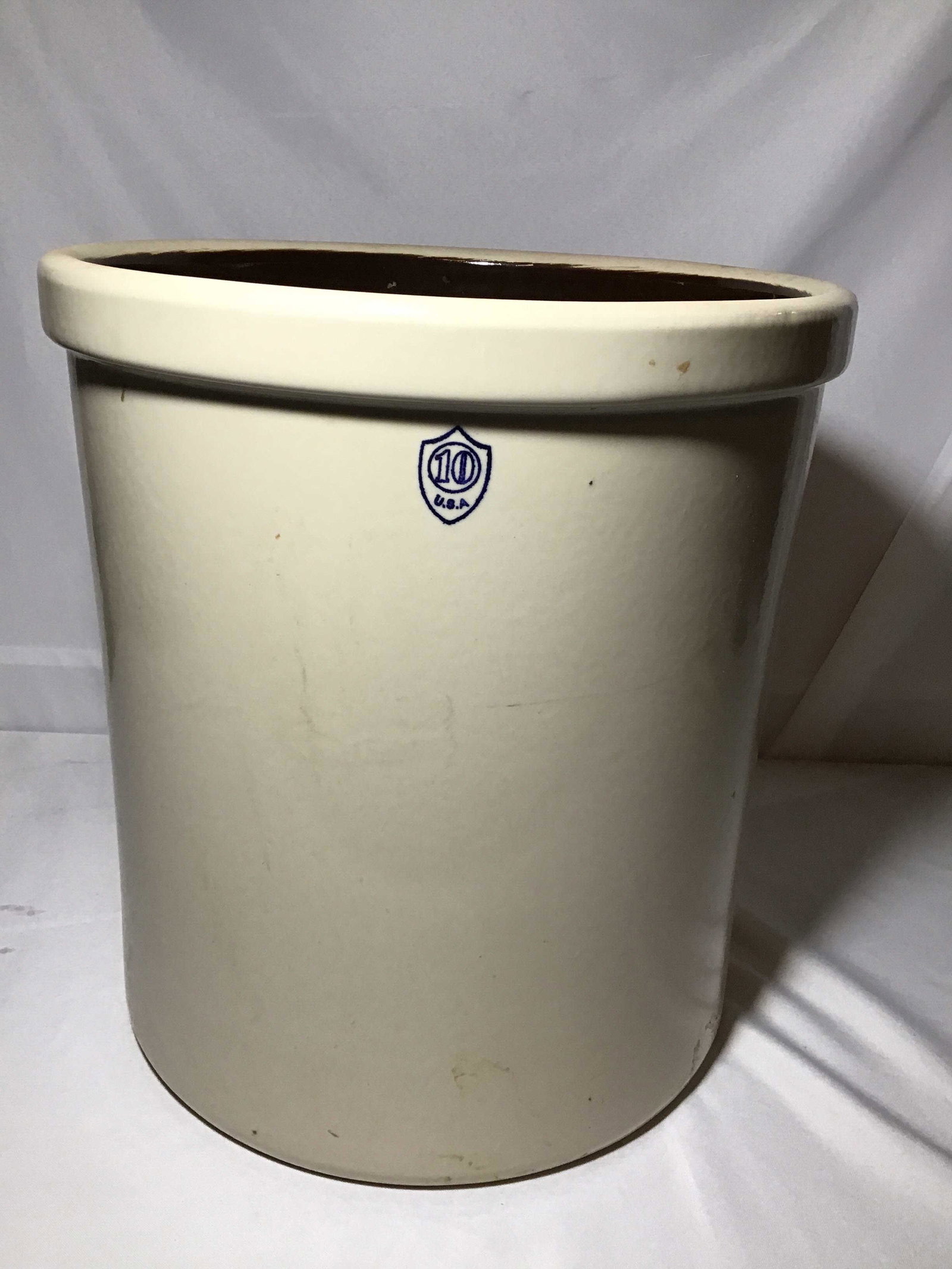 Vintage 10 gallon Crock (1 of 5)