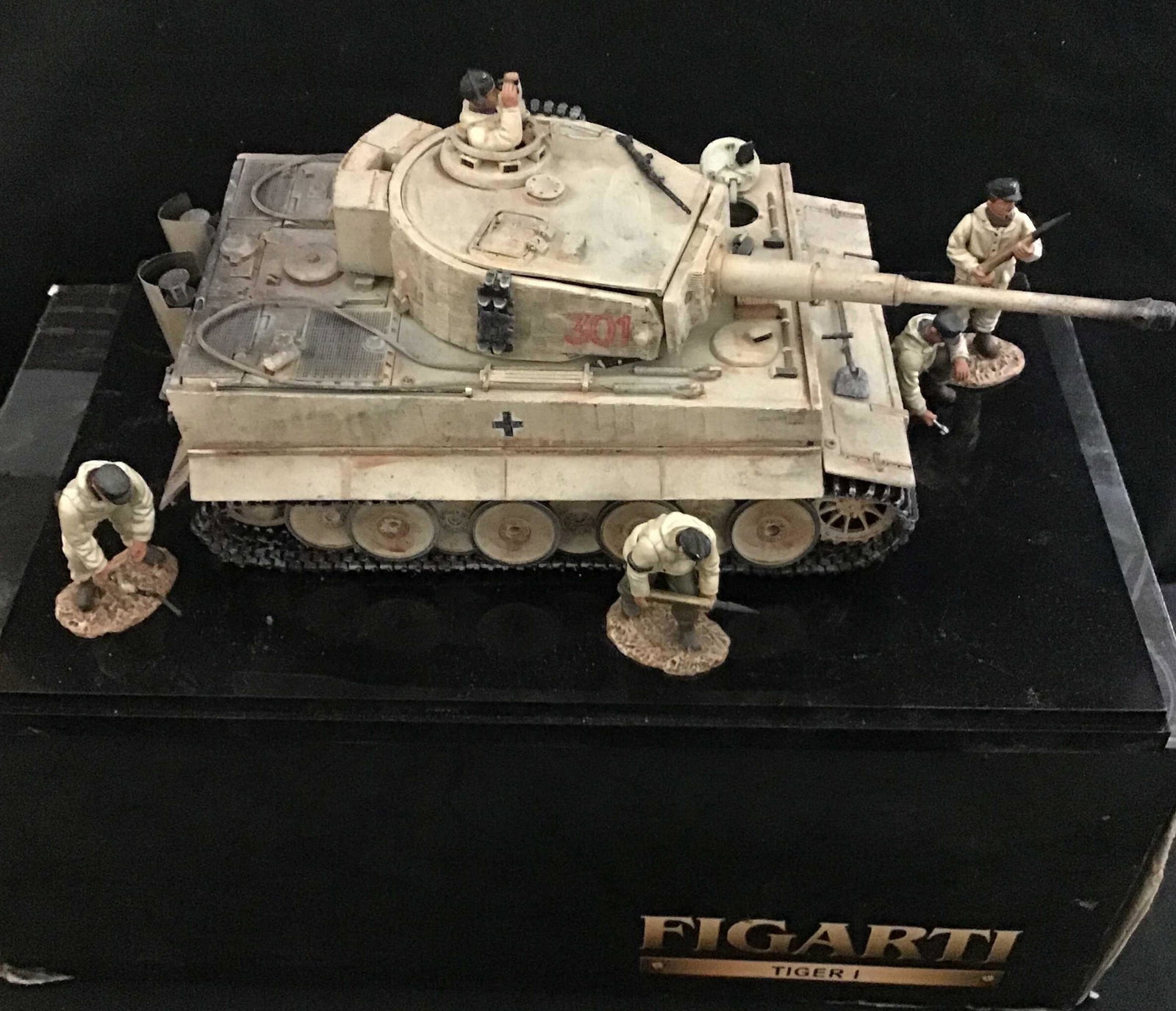 Figarti Tiger 1 G3810E German Tank (1 of 3)