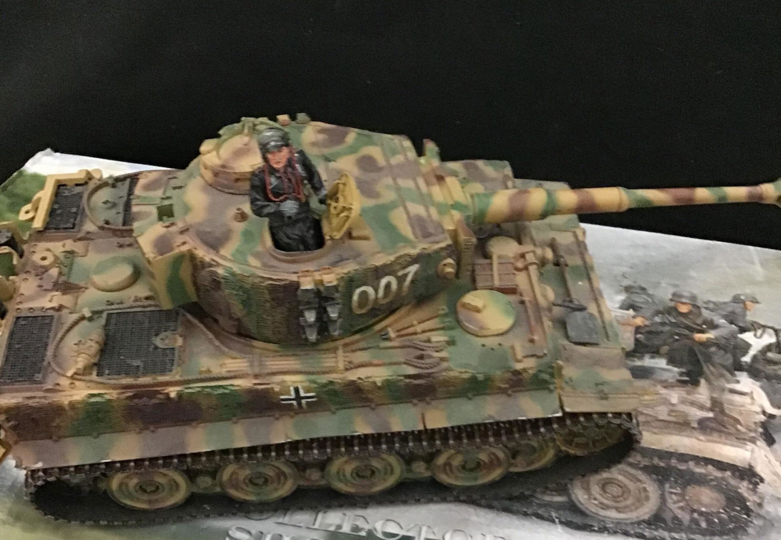 The Collector's Showcase CS00523 (1 of 3)