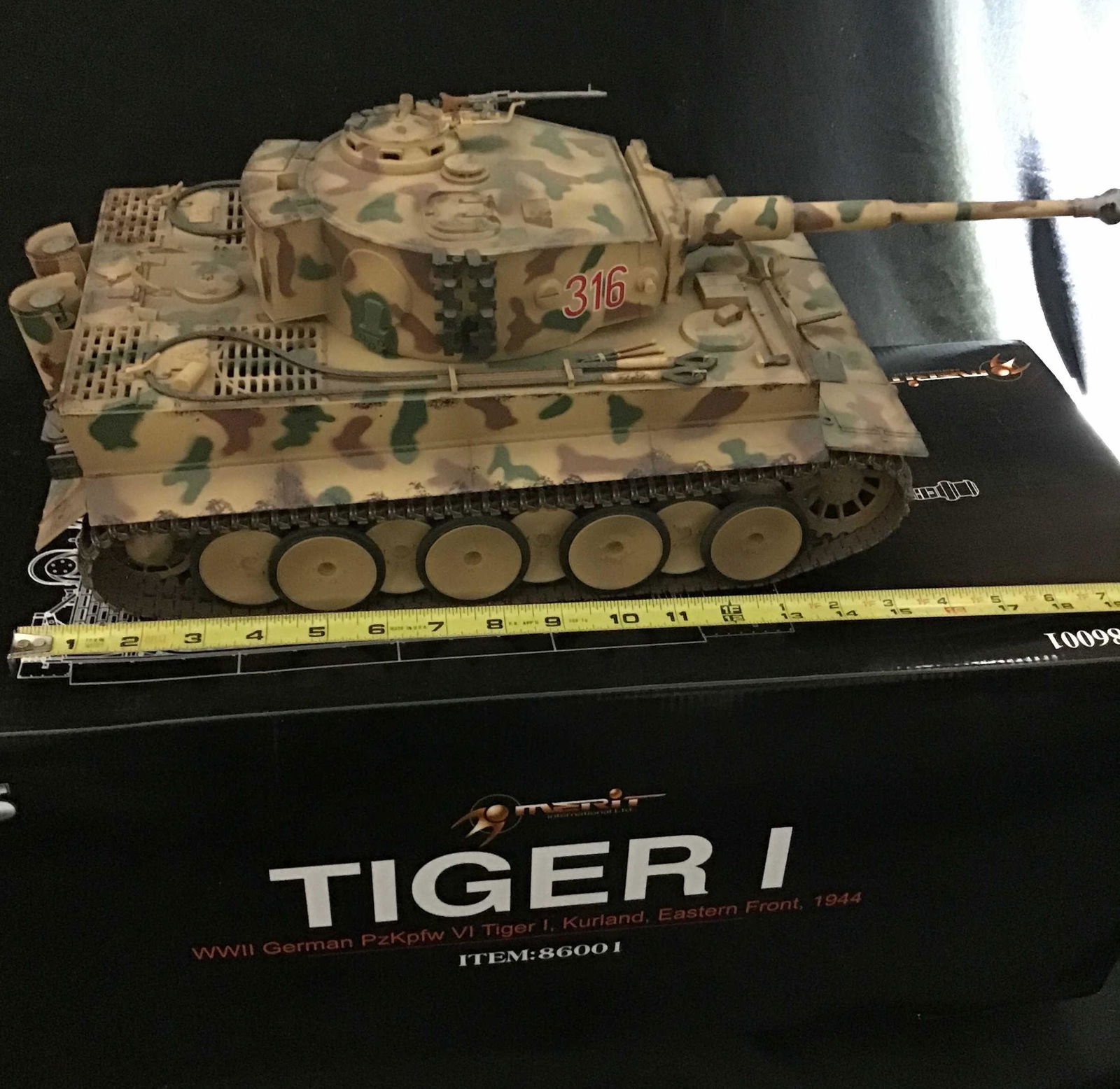 Merit International Tiger 1 German tank (1 of 4)