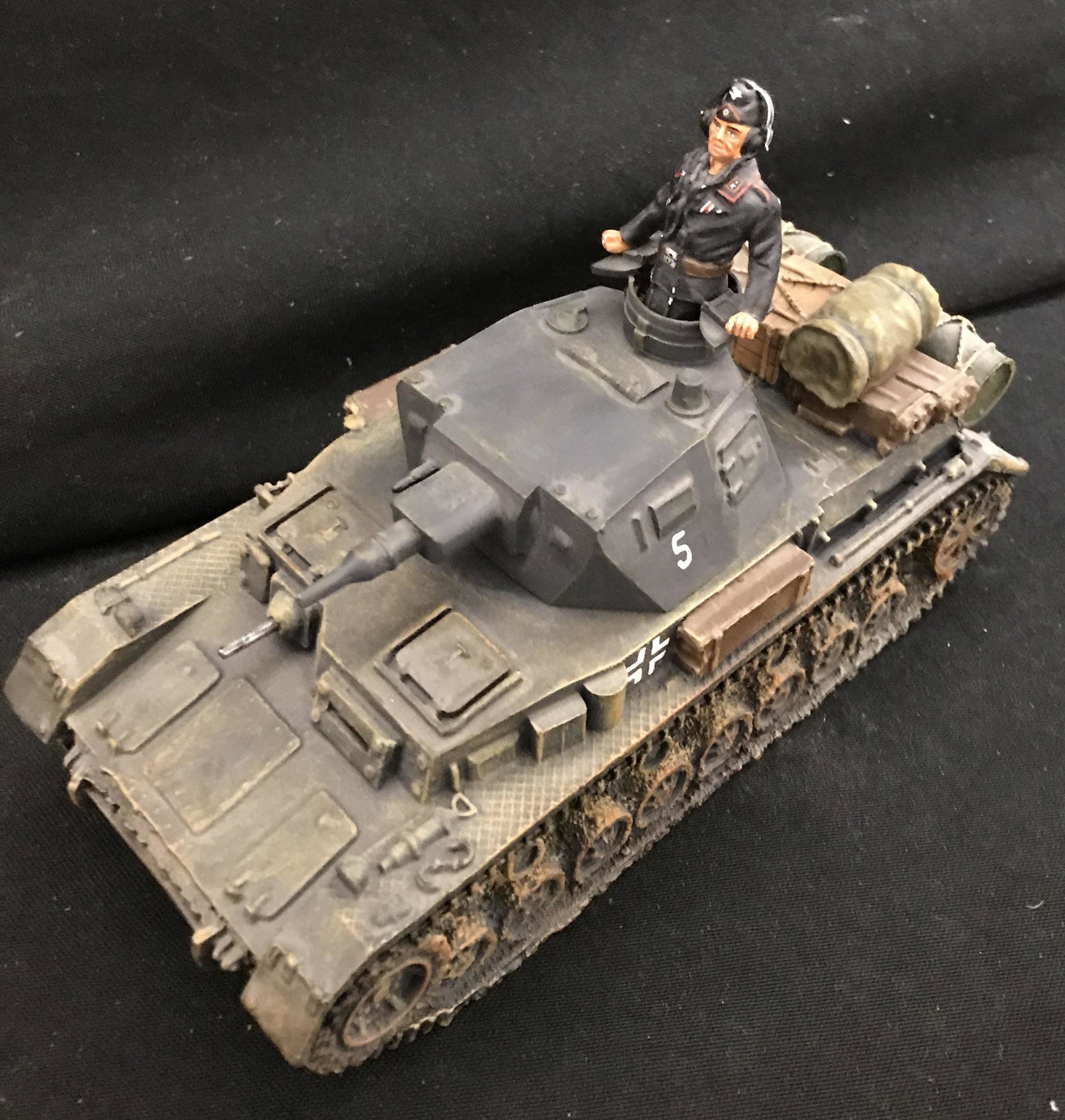 King & Country WS26B Panzer four tank: .