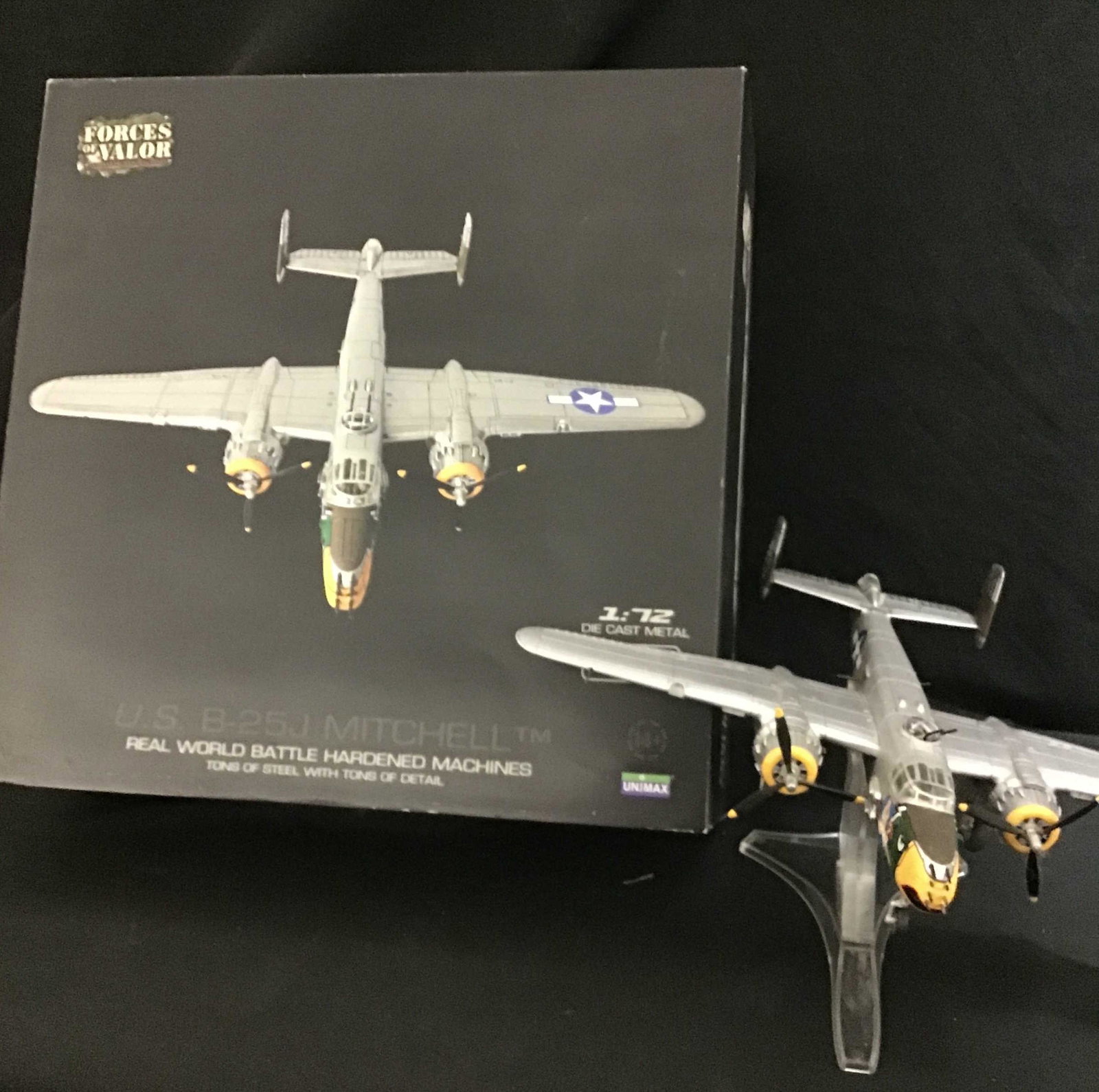 Forces of Valor 1:72 US B-25J Mitchell Bomber 851: Unimax Forces of Valor 1:72 US B-25J Mitchell Bomber 851