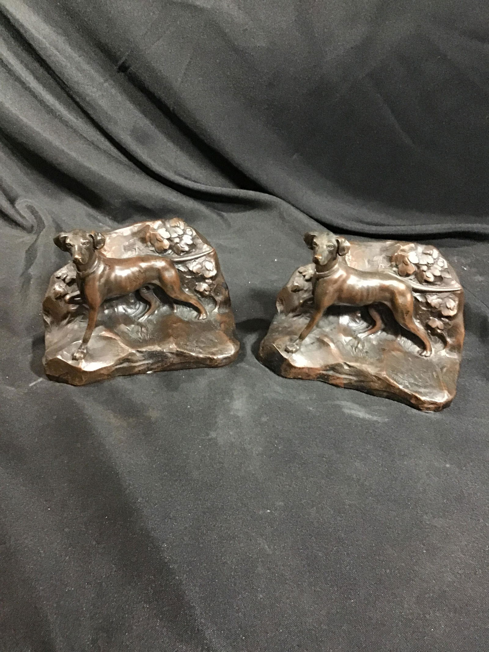 Two Brass Sporting Dogs Bookends marked JB 1601 . (1 of 3)