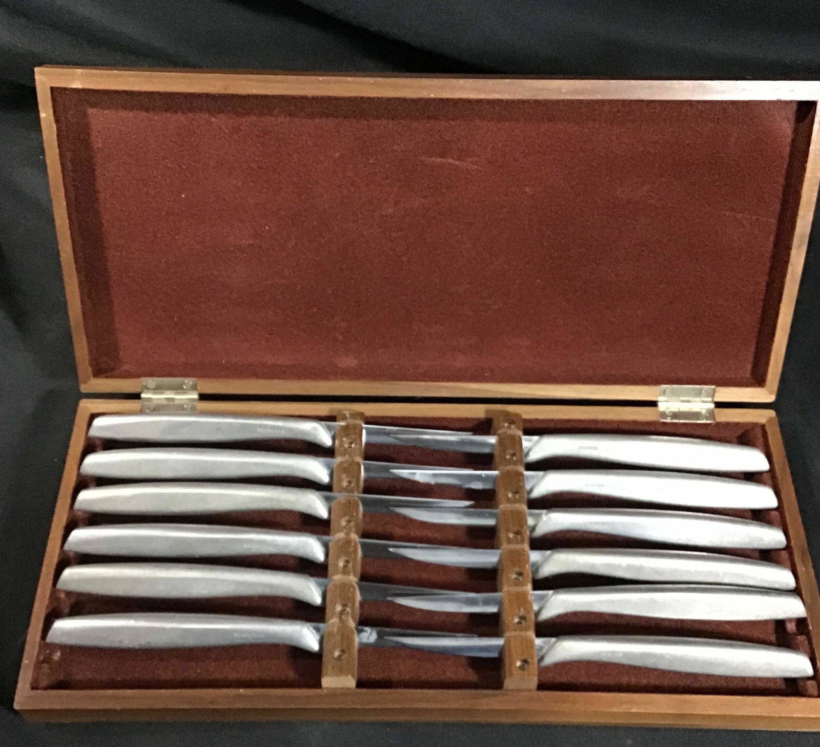 Gerber Legendary Blades Wooden Case with 12 knives (1 of 5)