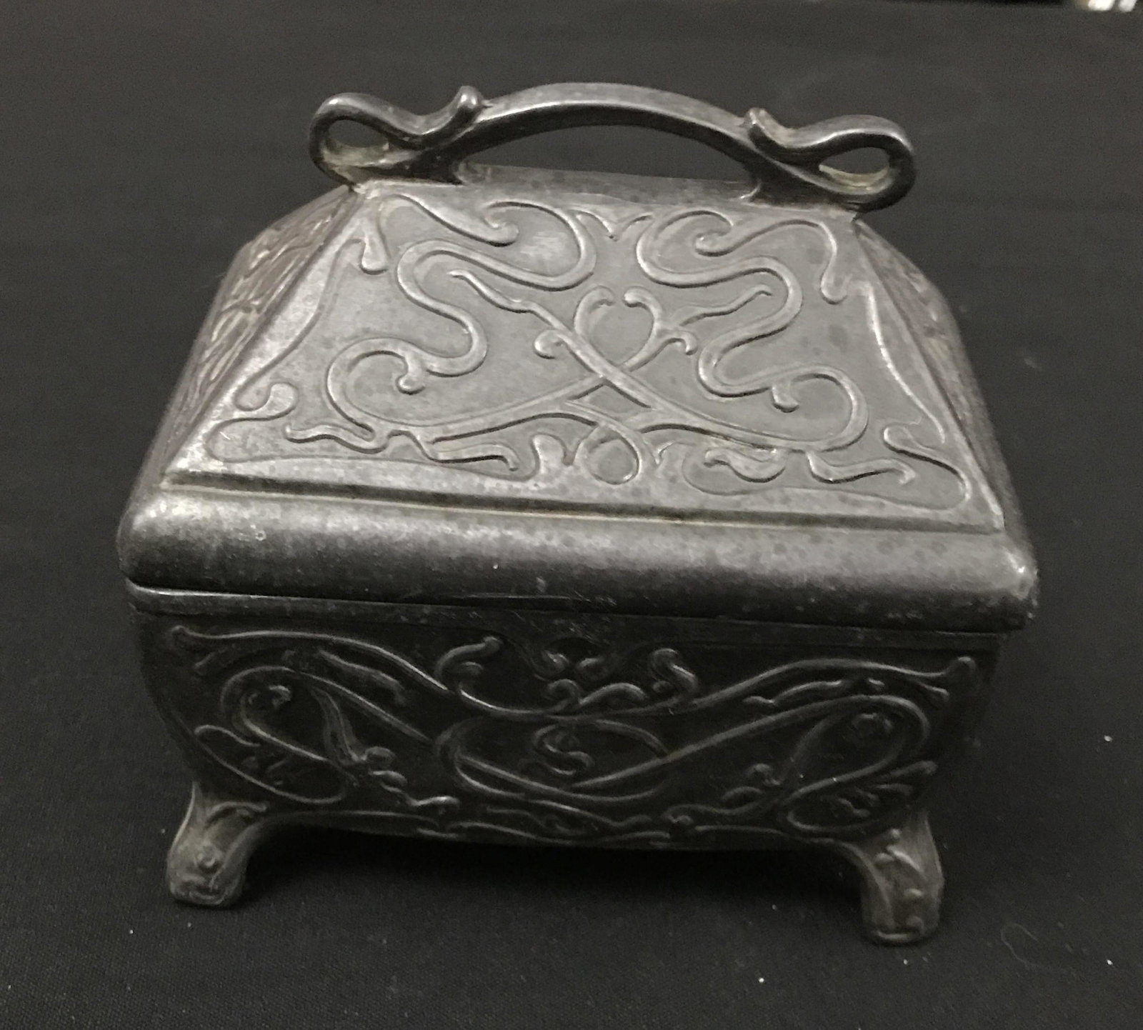 Vintage Pewter Jewelry Box Measures L5 x H 4 1/2 x D 4: Measures L5 x H 4 1/2 x D 4