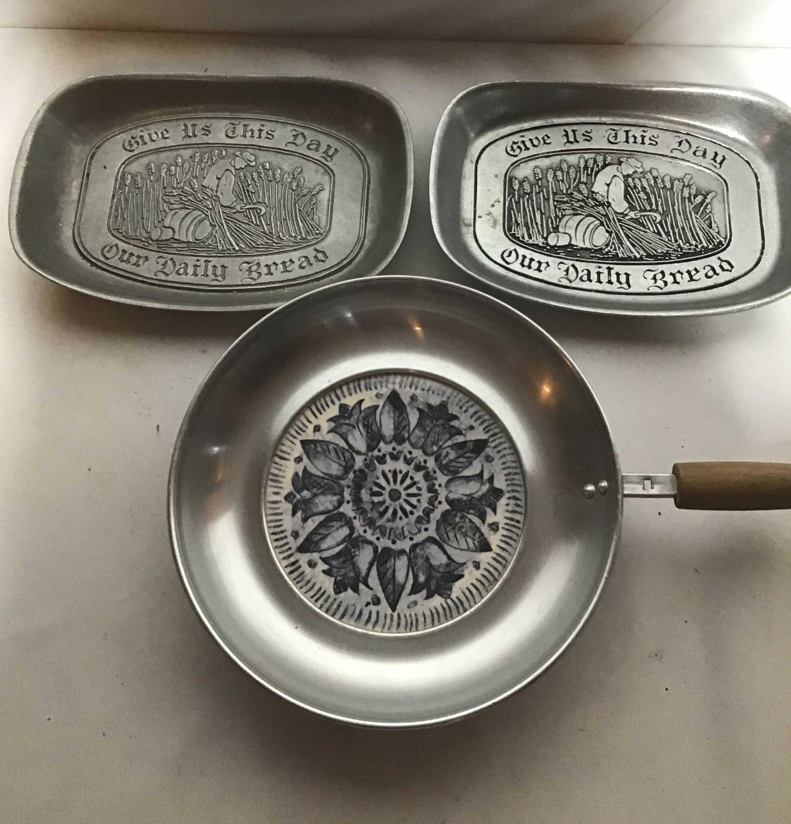 Pewter Bread Plates & Pewter/Ceramnic Pan .: .