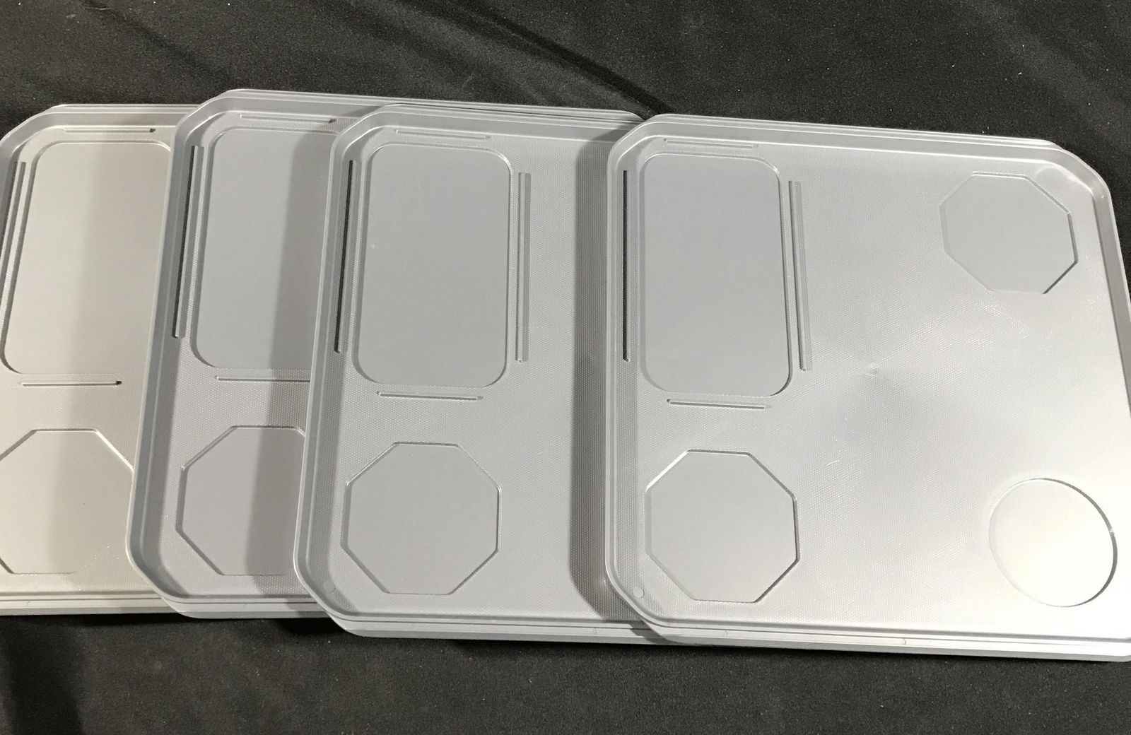 Pan Am Dinner Compartment Trays -plastic (4) . (1 of 3)