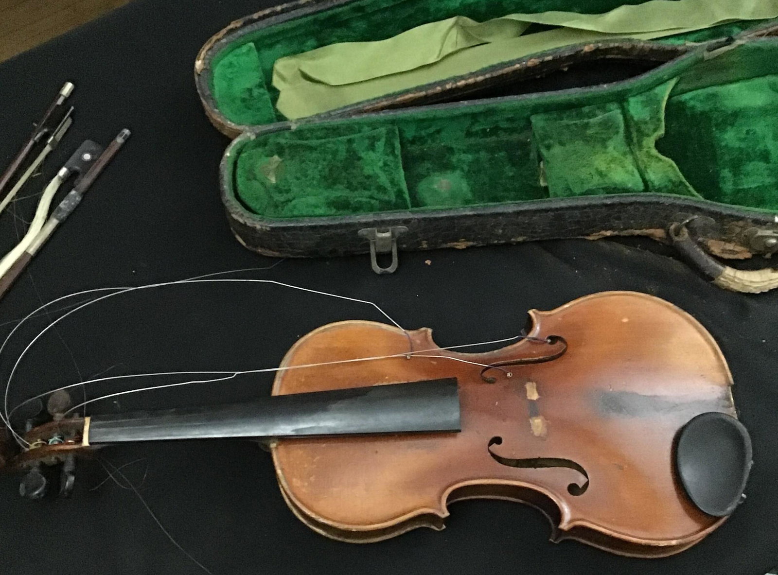 Vintage Violin w/ Case & 2 Bows w/ Extra Strings And parts, one bow broke, violin and case in rough (1 of 7)