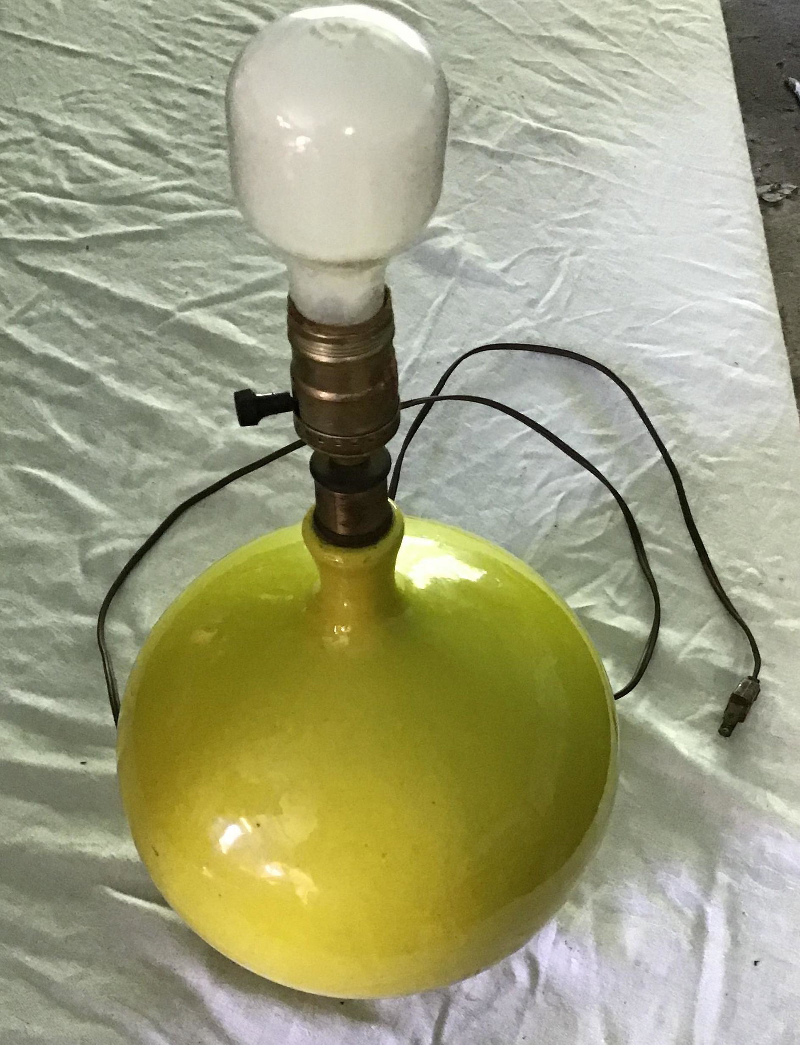 Retro Yellow Glass Bottom Lamp: Measures 14" x 9"