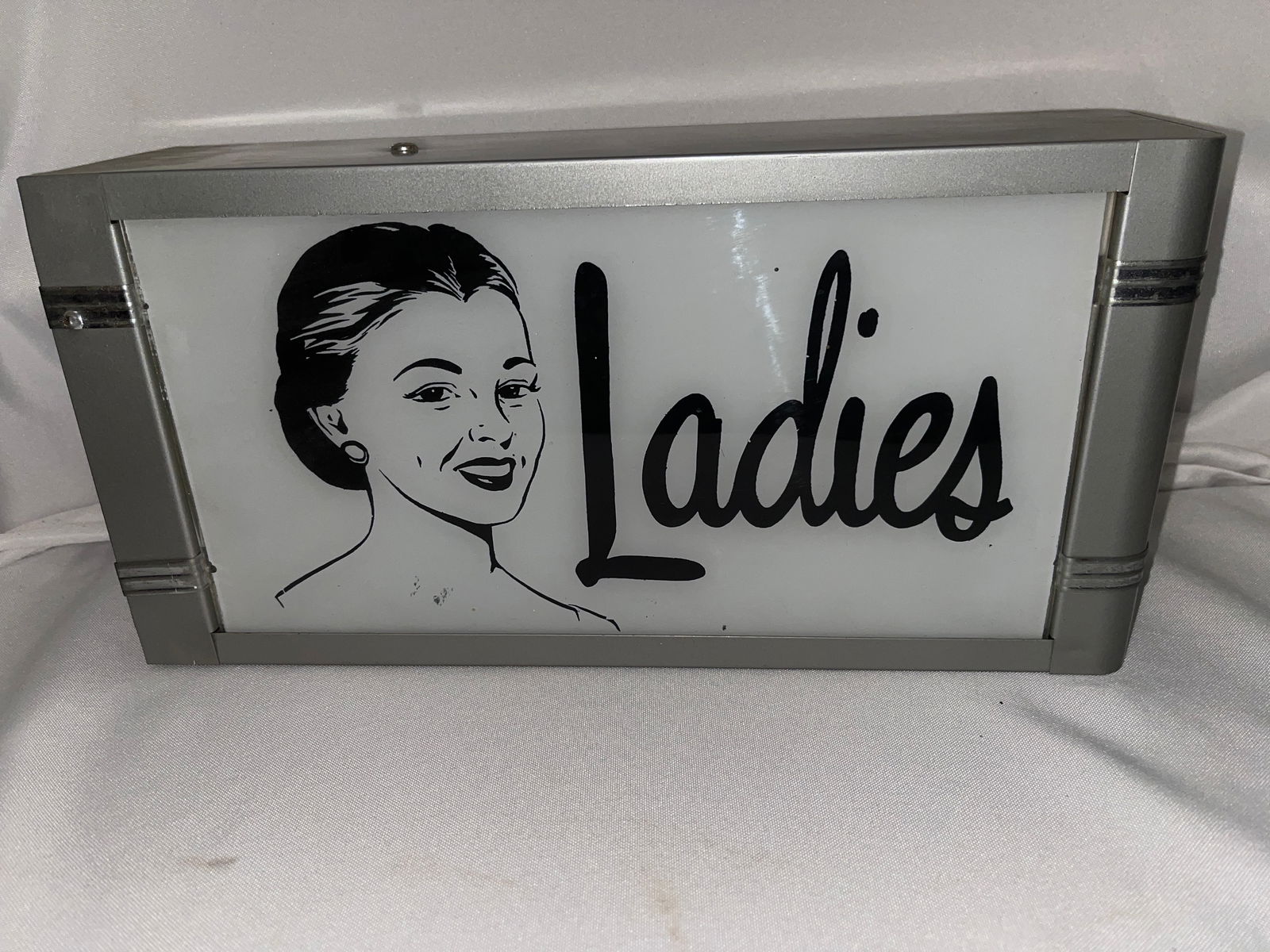 Vintage LADIES ROOM Light Up Sign (1 of 5)