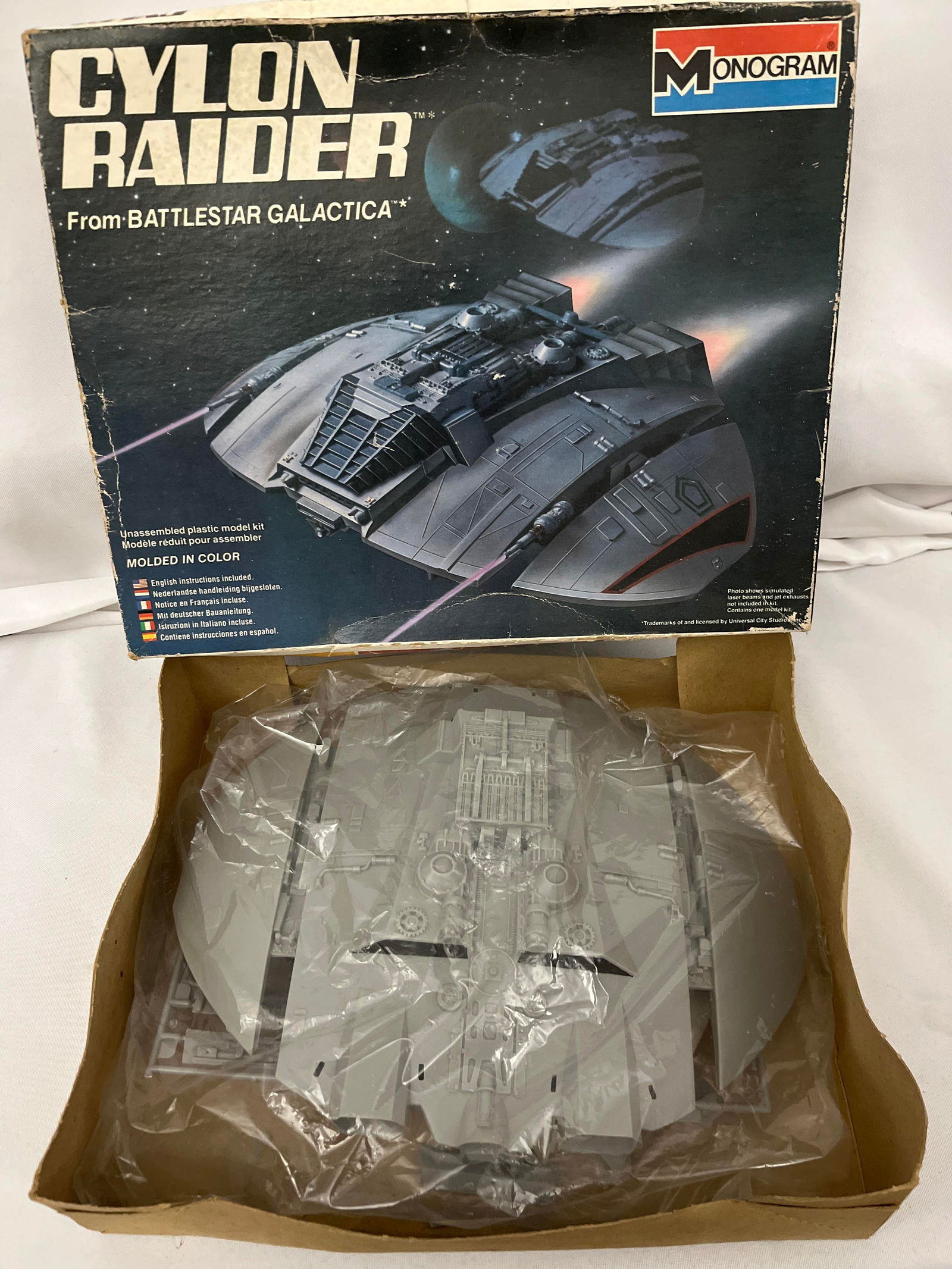 Monogram Cyclon Raider Model Kit (1 of 10)