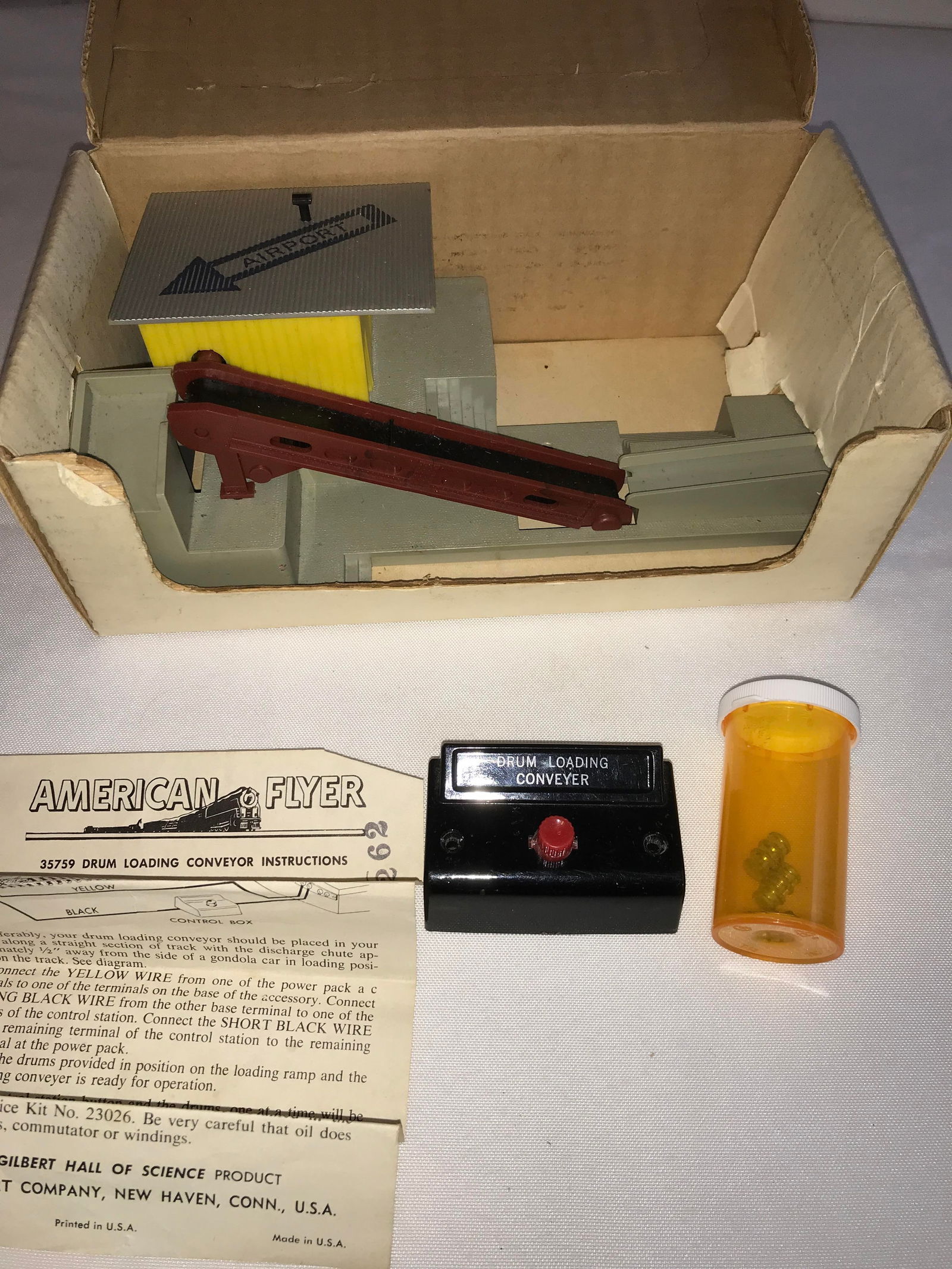 American Flyer Drum Loading Conveyor 35759 (1 of 8)