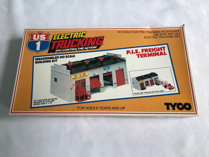 Tyco P.i.e. Freight Terminal Building Kit