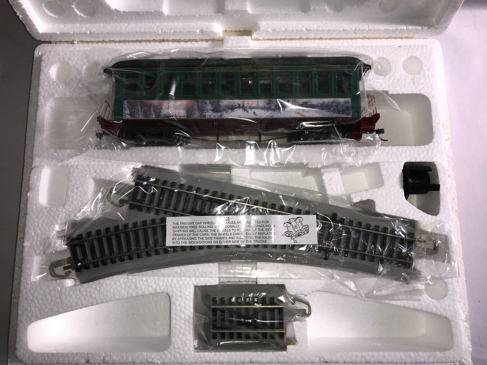 Thomas Kinkades Christmas Express Parlor Car (1 of 7)