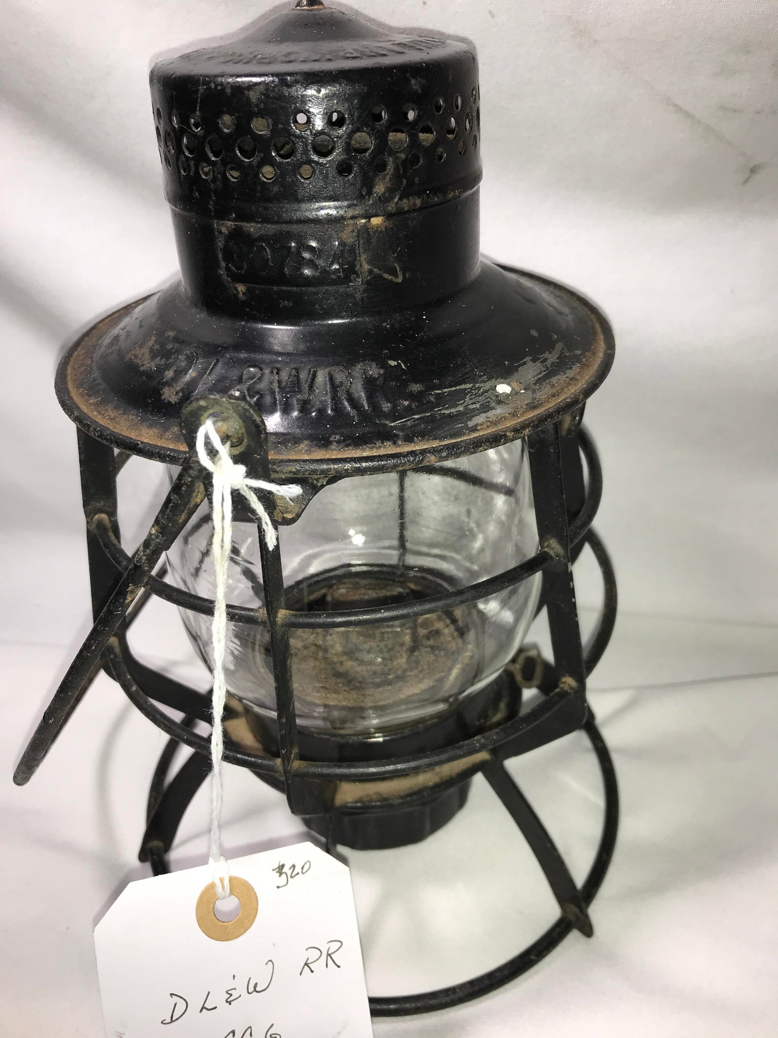 DL & W Railroad Lantern w/ shade: .