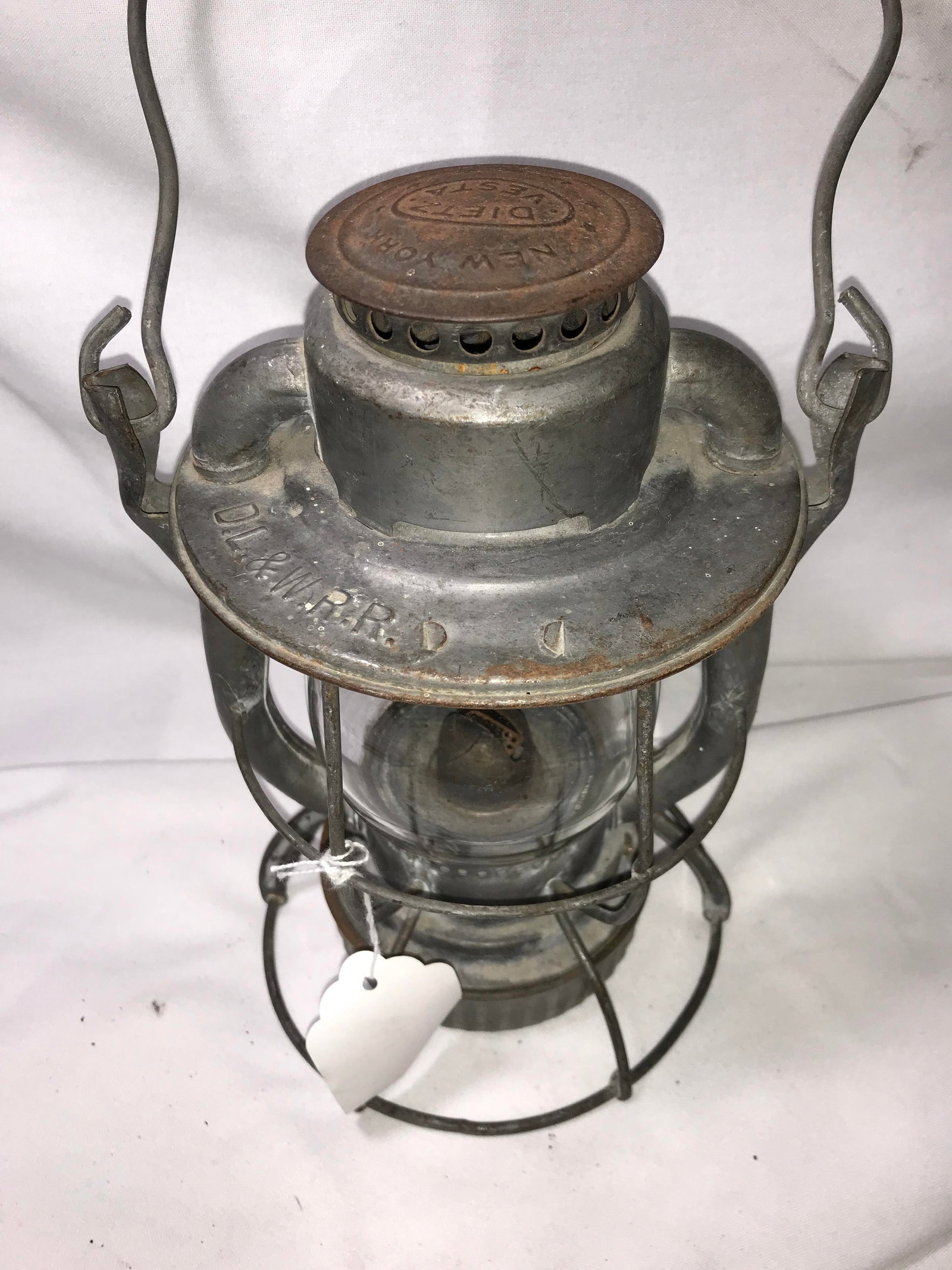 DL & W Railroad Lantern w/ Clear Globe: .