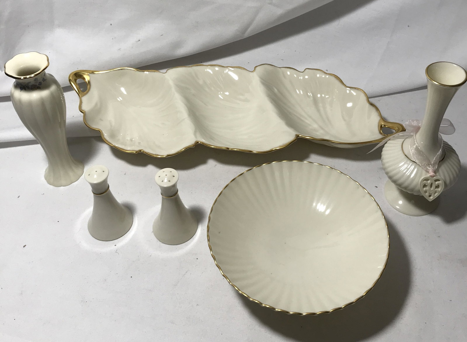 Lenox Serving Set w/ Gold Trim (6 pieces): .