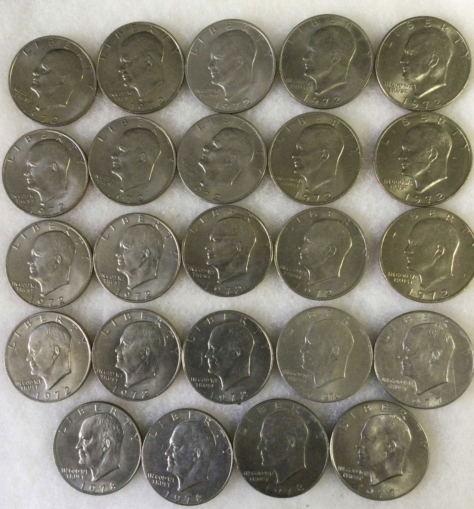 Eisenhower Dollar Coins (24) (1 of 5)