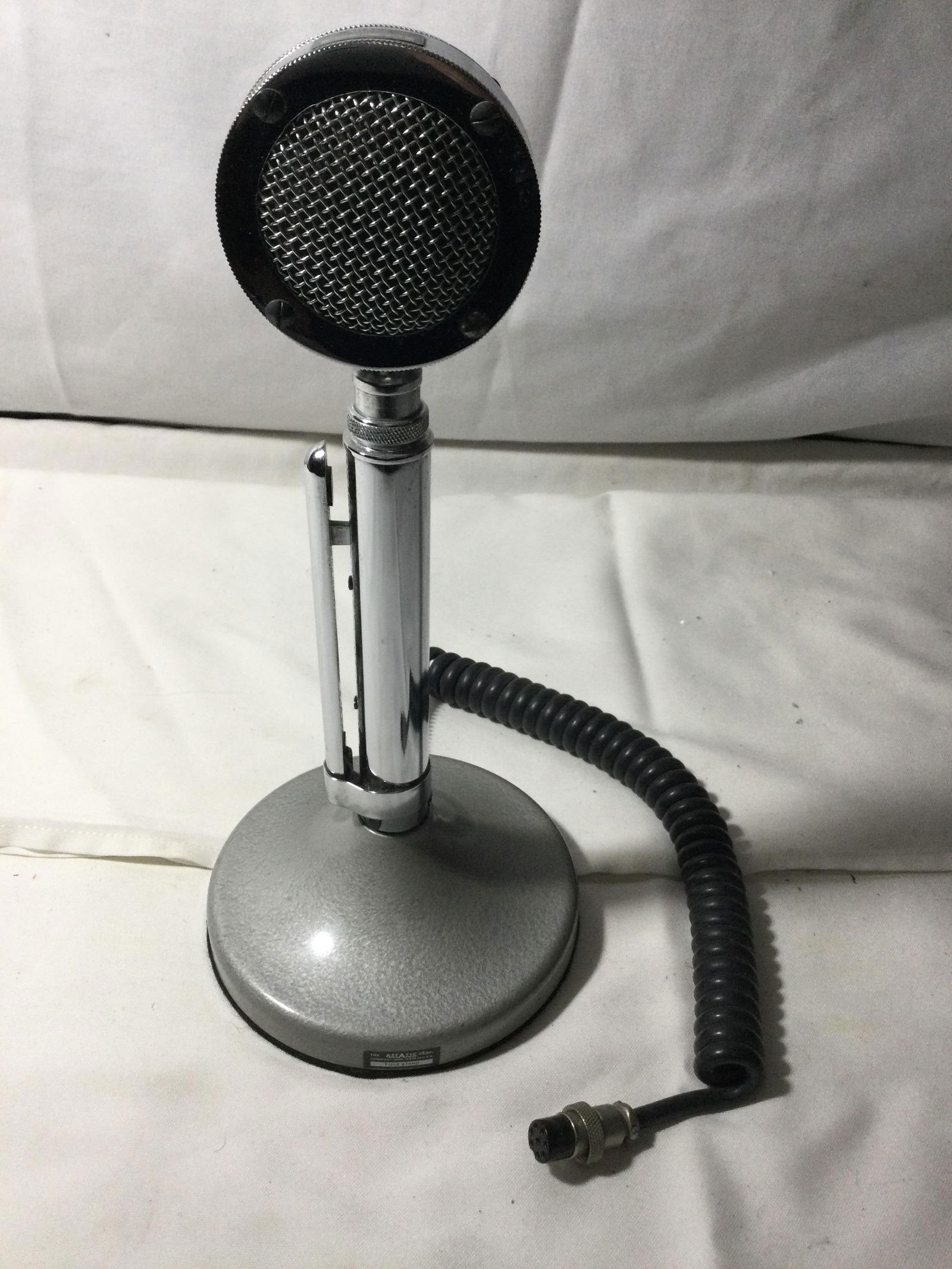 ASTATIC Microphone Model D – 104 with stand (1 of 6)
