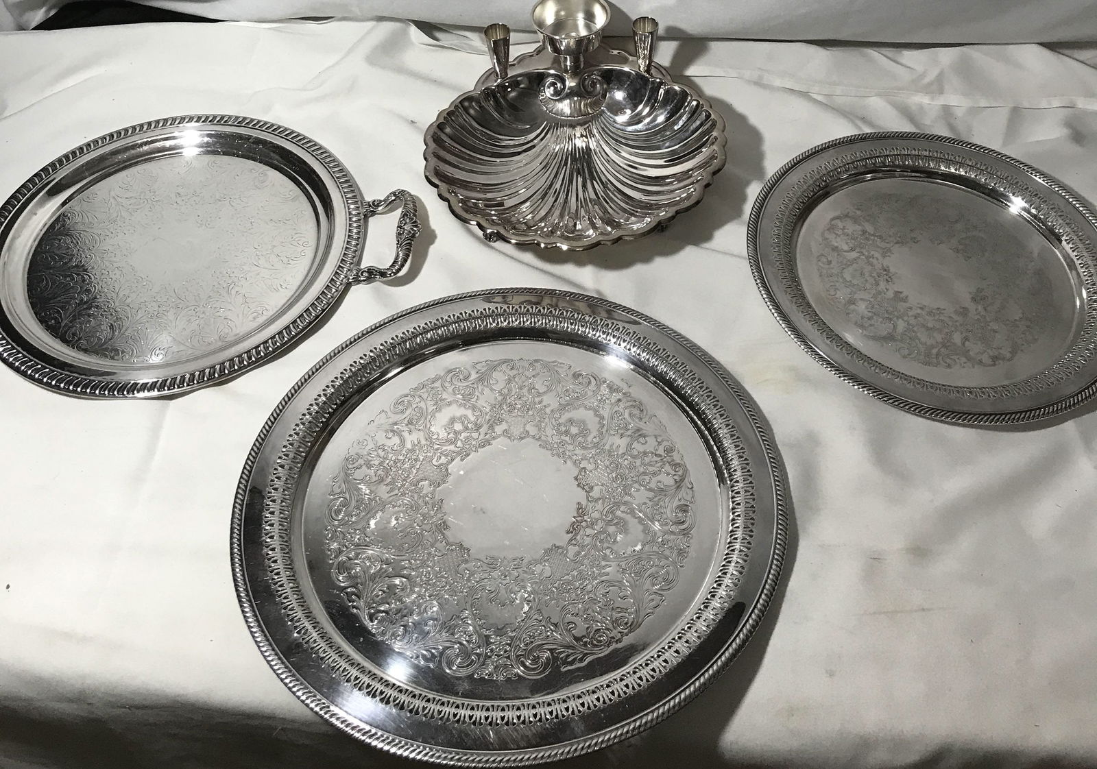 Sheffield Silver Co. Clam Shell Serving Dish (1 of 10)