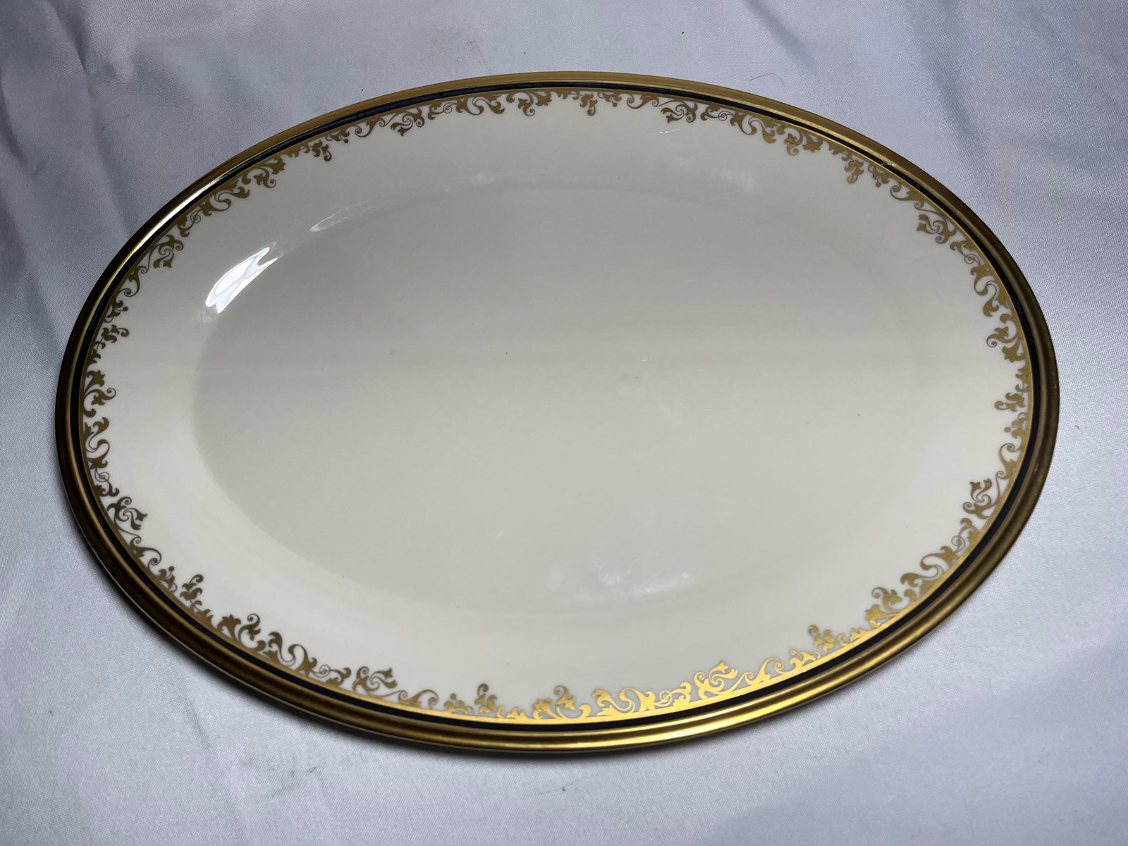 Lenox Eclipse Platter: Measures 16 1/2 x 12 inches