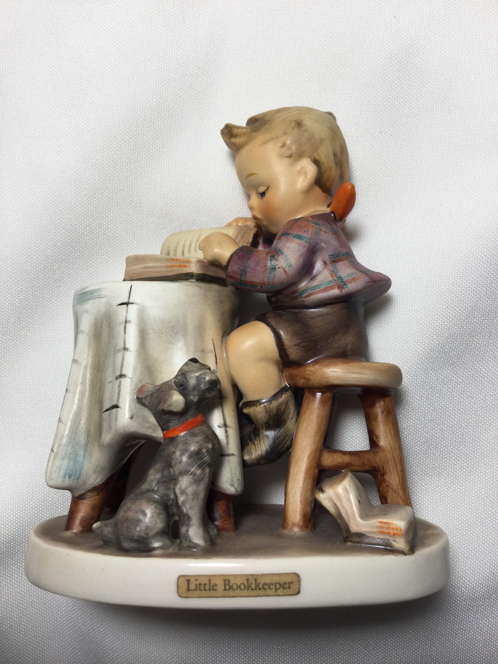 Little Bookkeeper Hummel: .