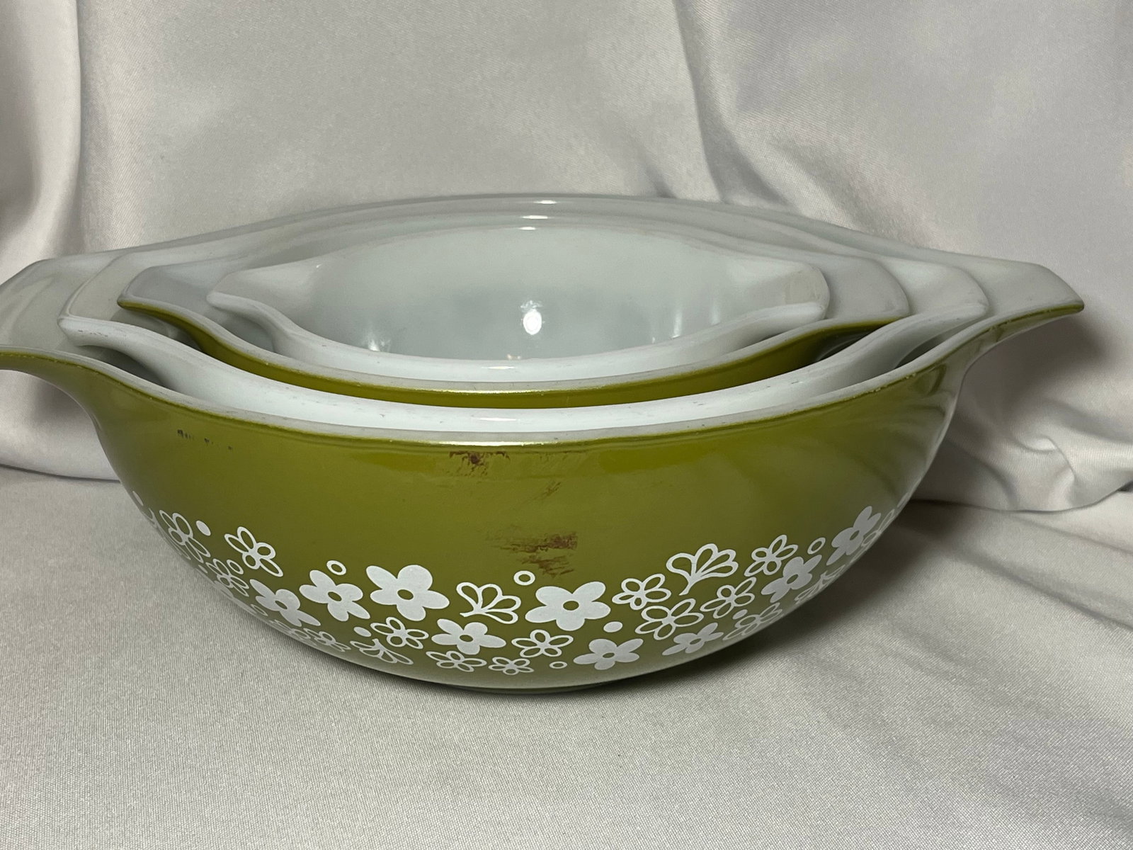 PYREX Green & White Bowls (4): They are definitely used!