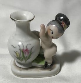 1945-1952 Occupied Japan Naughty Girl figurine