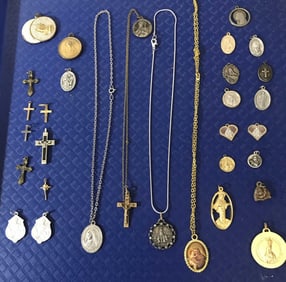 Religious Collection : Metals, Crucifix, Necklaces