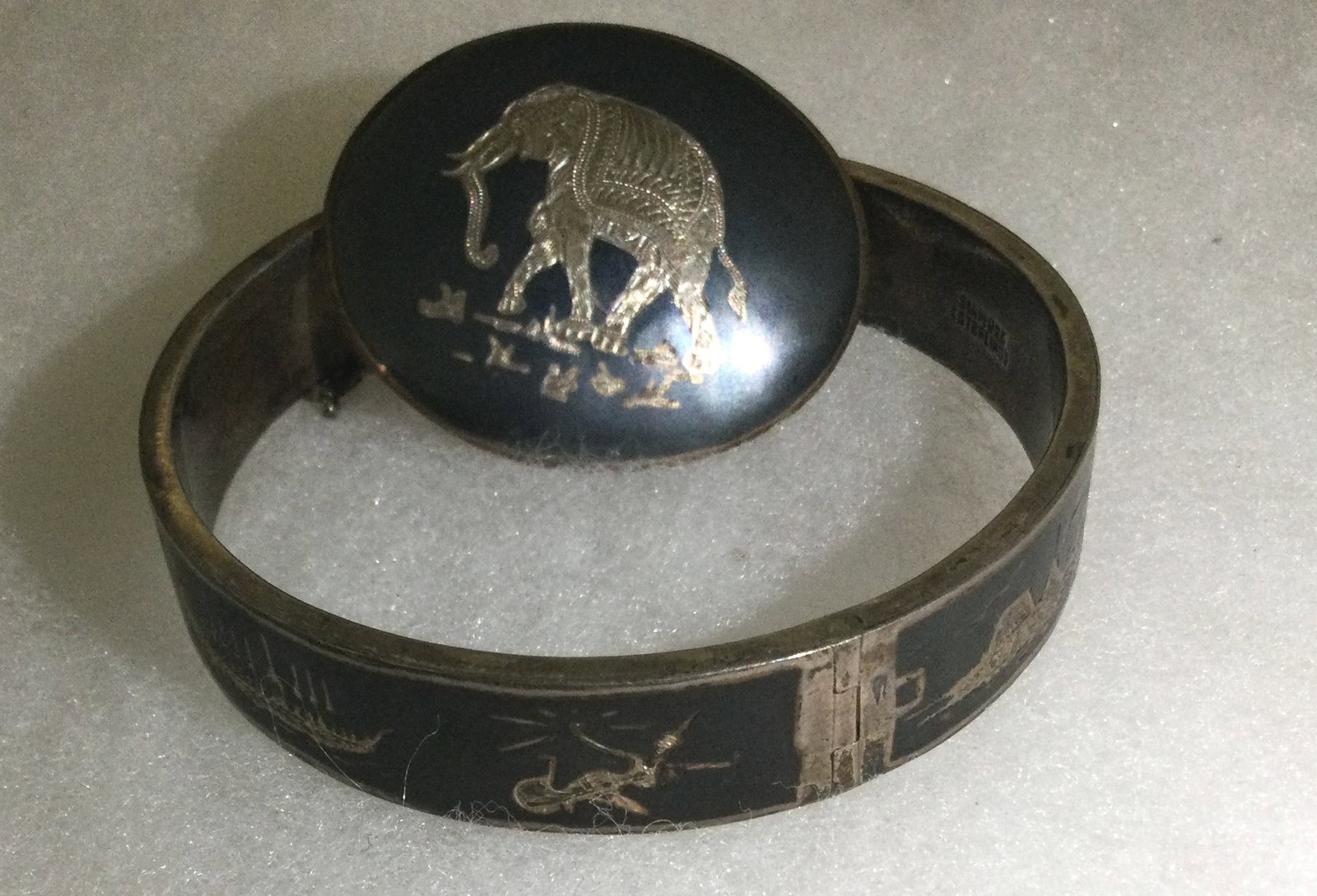 Siam Sterling Bracelet & Elephant Button (1 of 5)