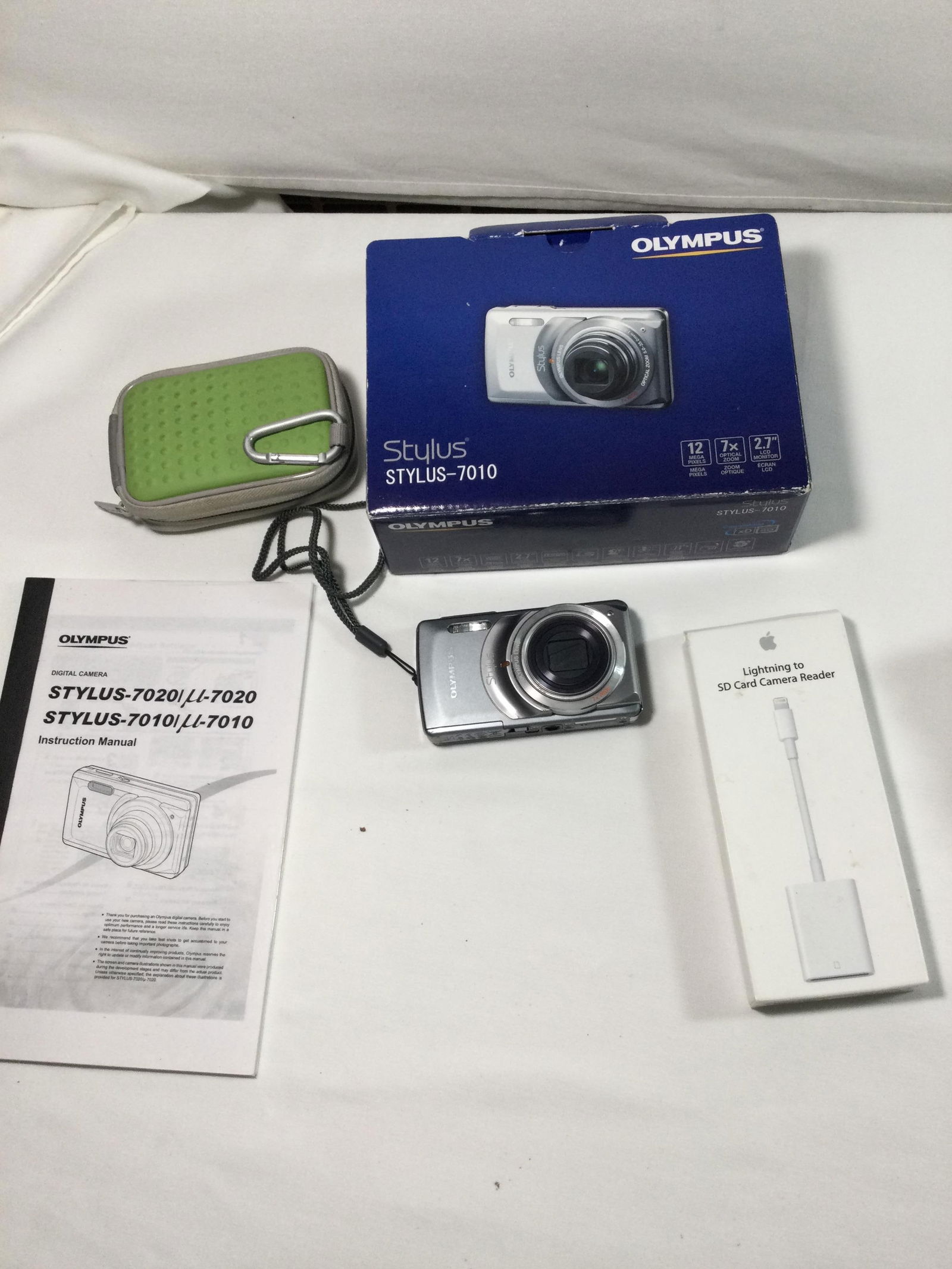 Olympus Stylus Digital Camera in org box (1 of 6)