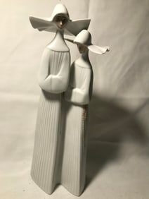 LLADRO porcelain figurines of two nuns ,made in